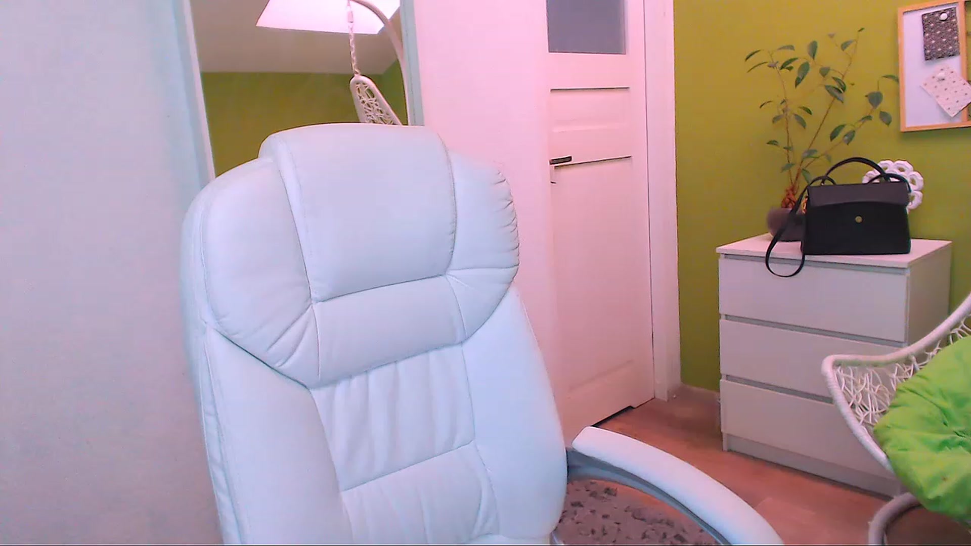 Gallery image thumbnail from JenniferMoris's myfreecams stream on, 03/06/2023, 11:44 image 20 of 20