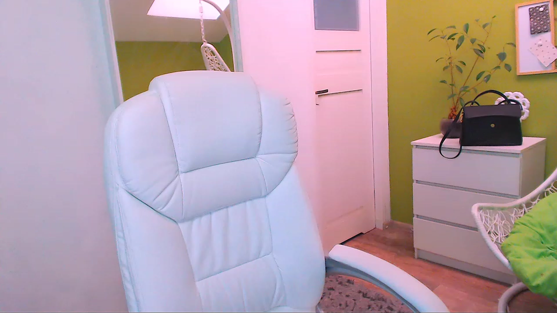 Gallery image thumbnail from JenniferMoris's myfreecams stream on, 03/06/2023, 11:44 image 3 of 20