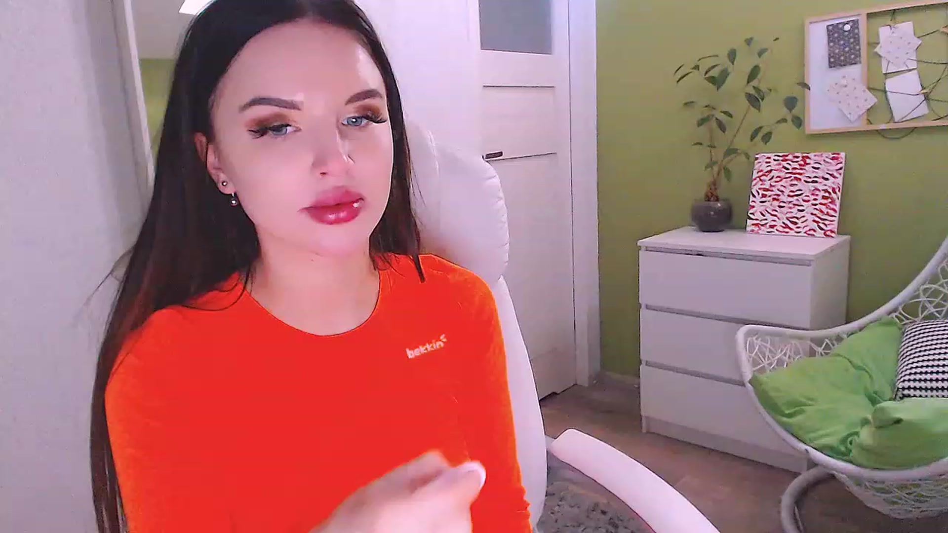 Gallery image thumbnail from JenniferMoris's myfreecams stream on, 03/16/2023, 11:17 image 3 of 20