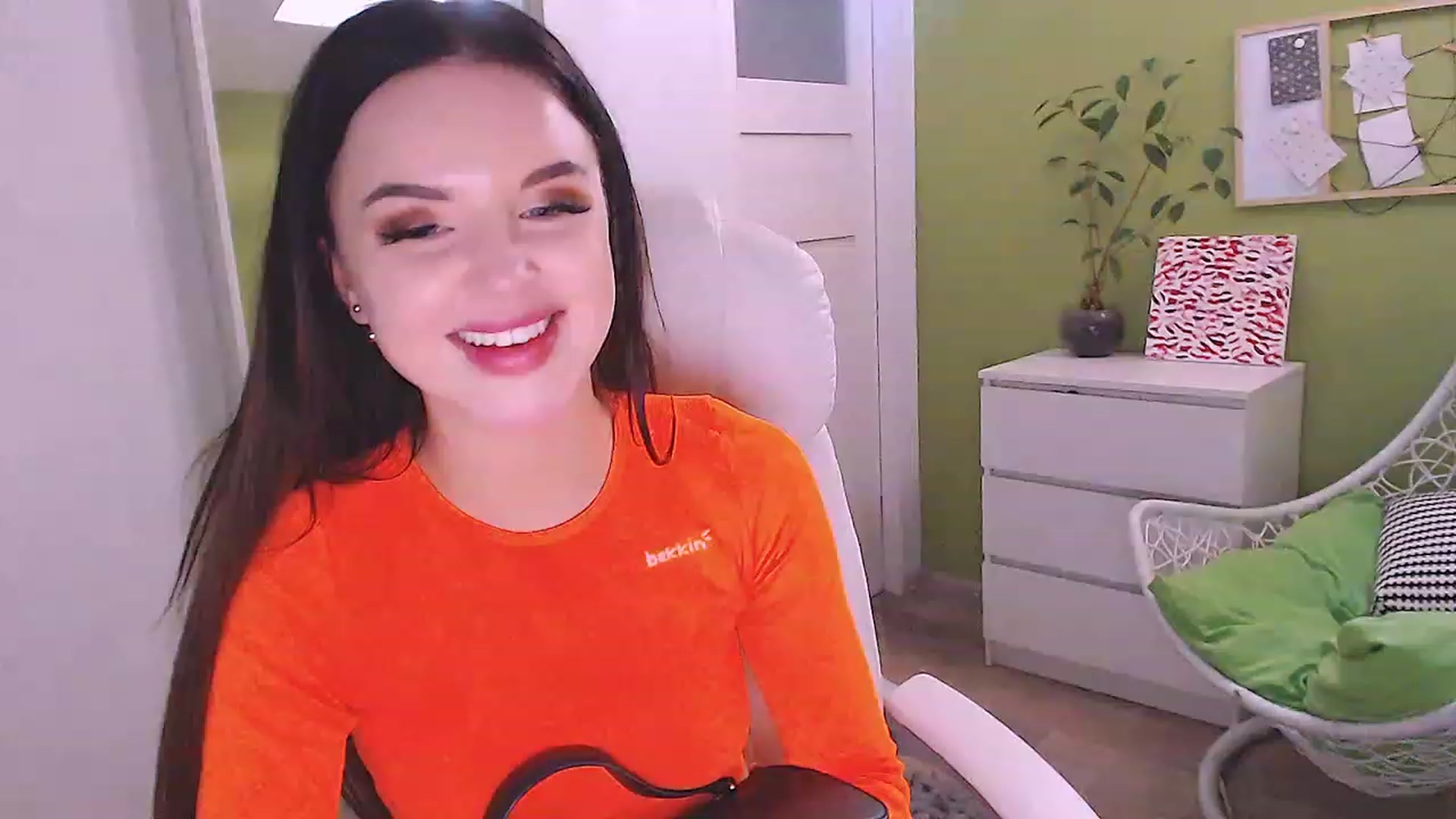 Gallery image thumbnail from JenniferMoris's myfreecams stream on, 03/16/2023, 11:17 image 5 of 20