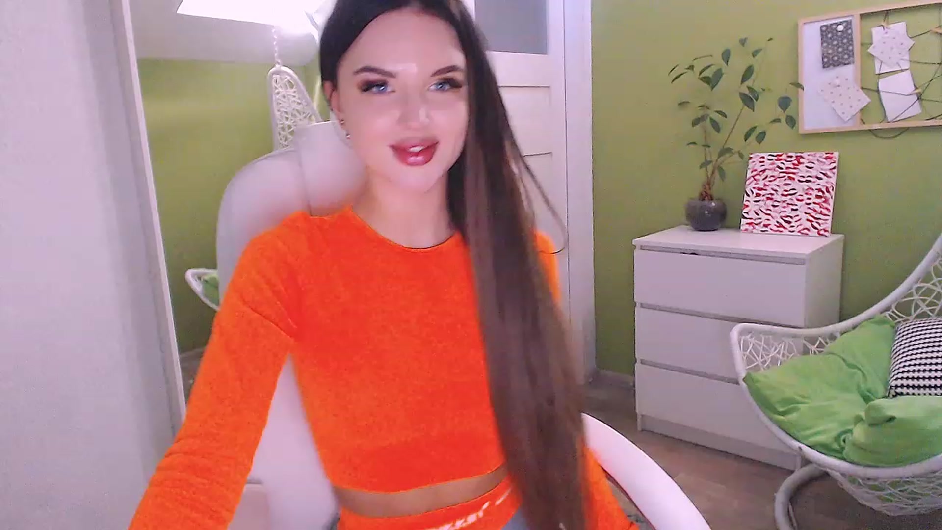 Gallery image thumbnail from JenniferMoris's myfreecams stream on, 03/16/2023, 11:17 image 10 of 20