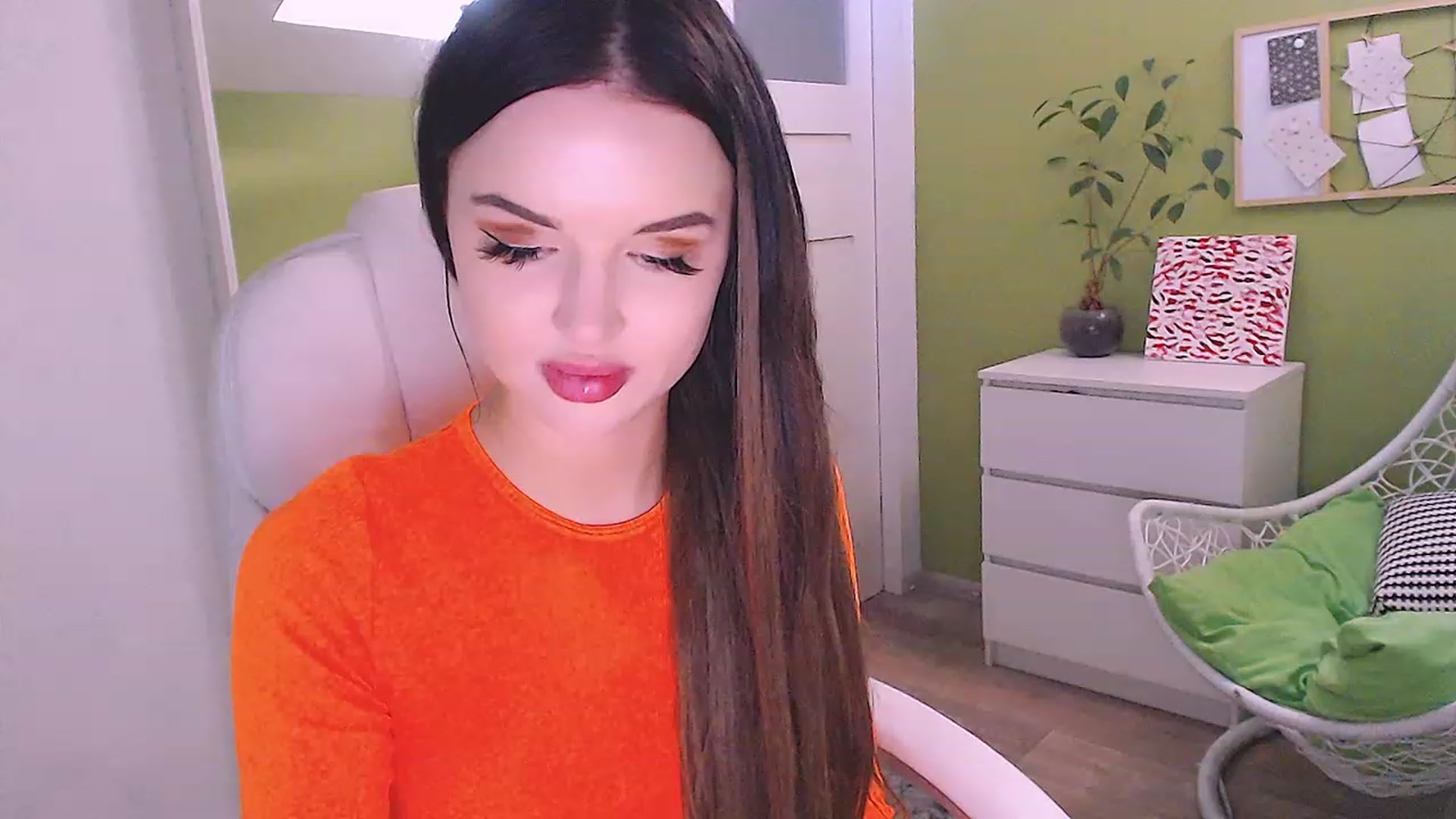 Gallery image thumbnail from JenniferMoris's myfreecams stream on, 03/16/2023, 11:17 image 8 of 20