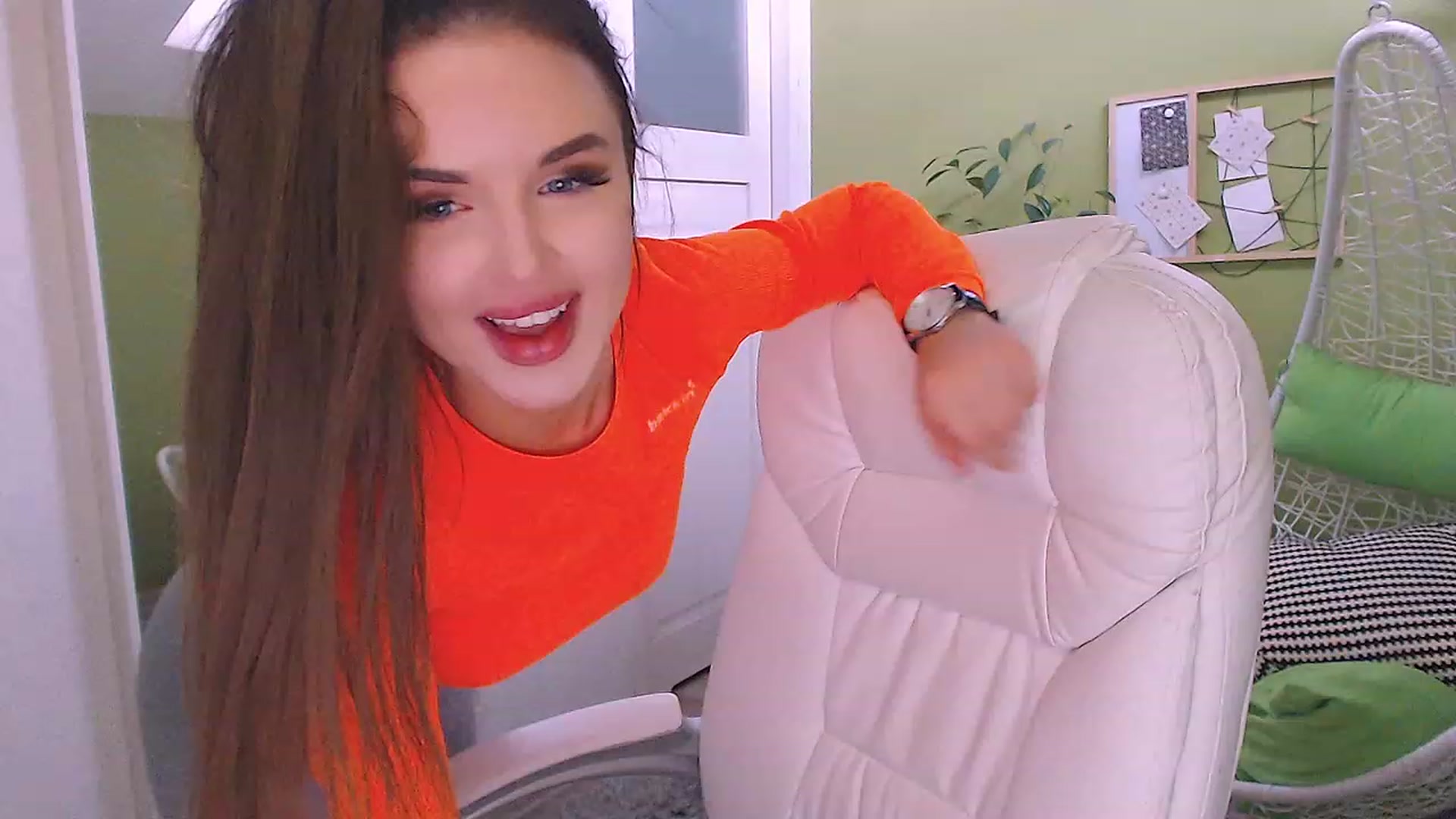 Gallery image thumbnail from JenniferMoris's myfreecams stream on, 03/16/2023, 15:43 image 12 of 20