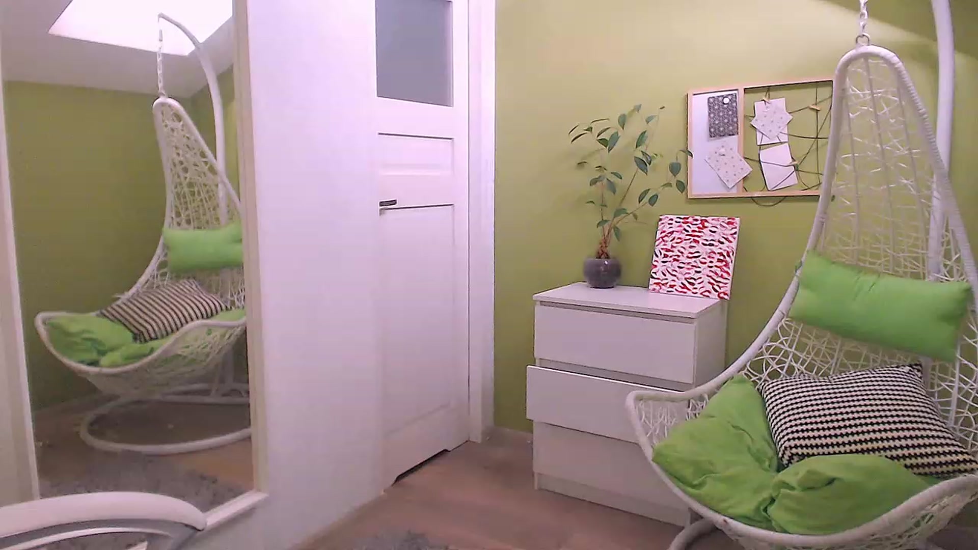 Gallery image thumbnail from JenniferMoris's myfreecams stream on, 03/16/2023, 15:43 image 16 of 20