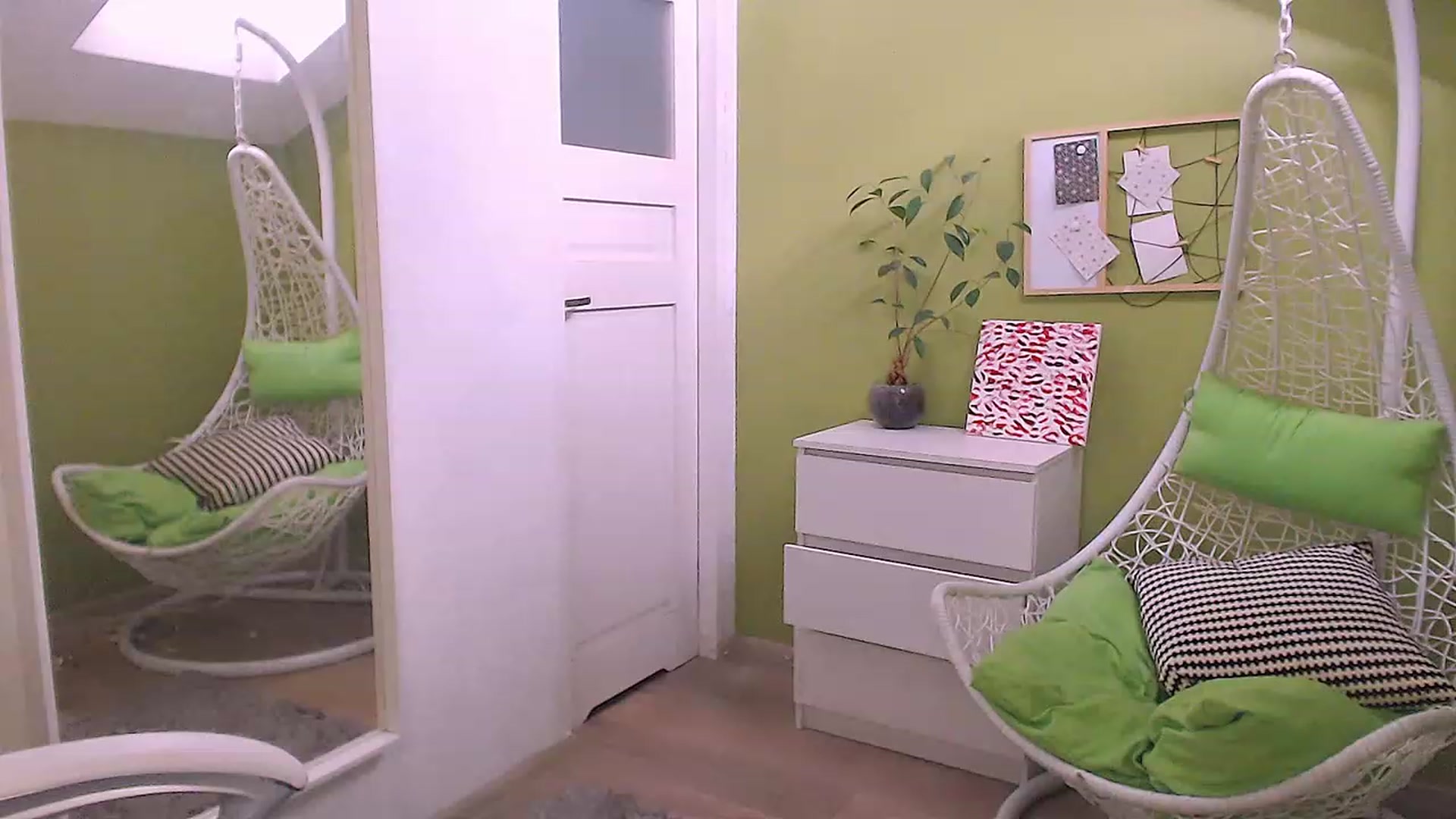 Gallery image thumbnail from JenniferMoris's myfreecams stream on, 03/16/2023, 15:43 image 14 of 20