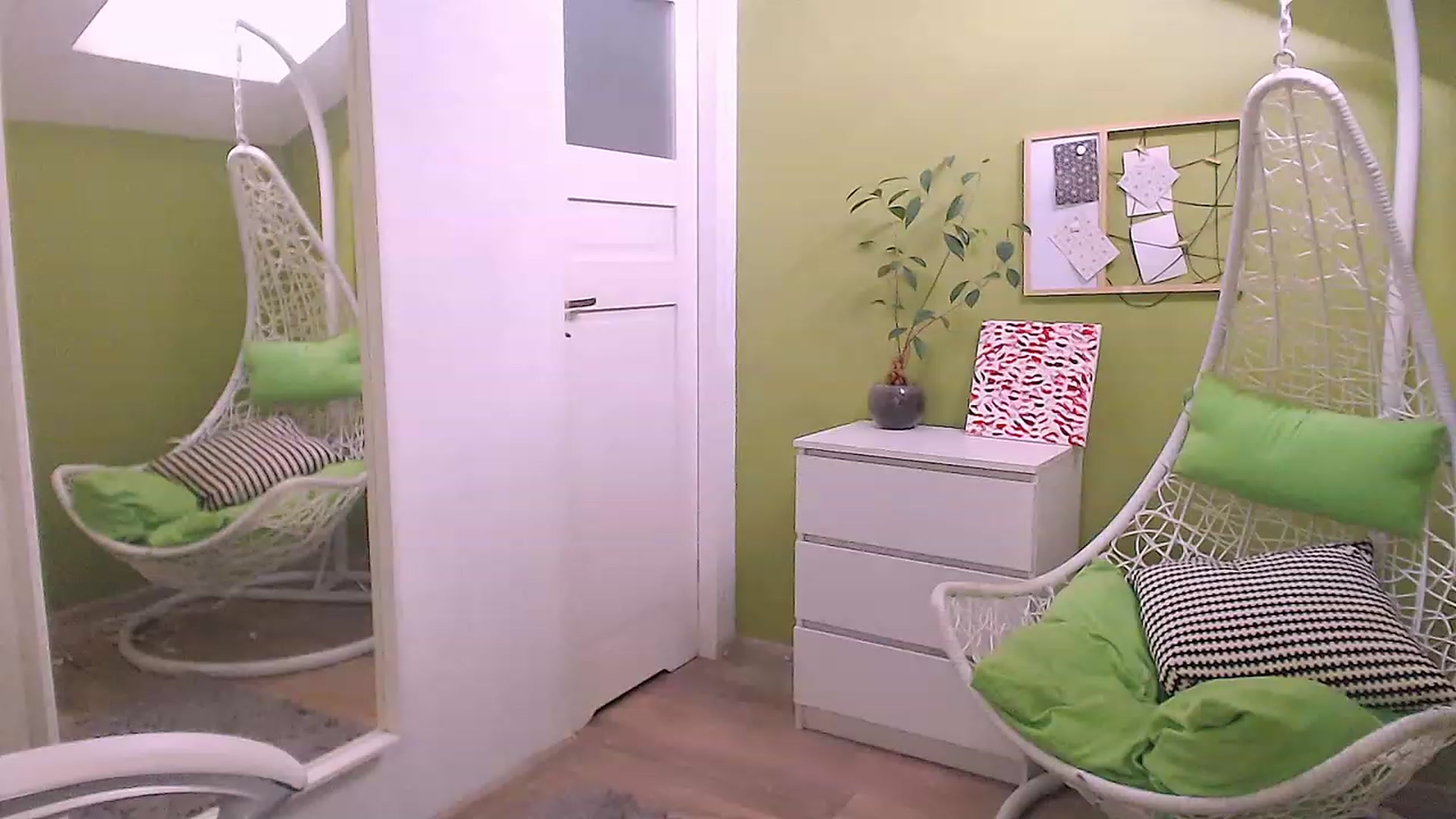 Gallery image thumbnail from JenniferMoris's myfreecams stream on, 03/16/2023, 15:43 image 17 of 20