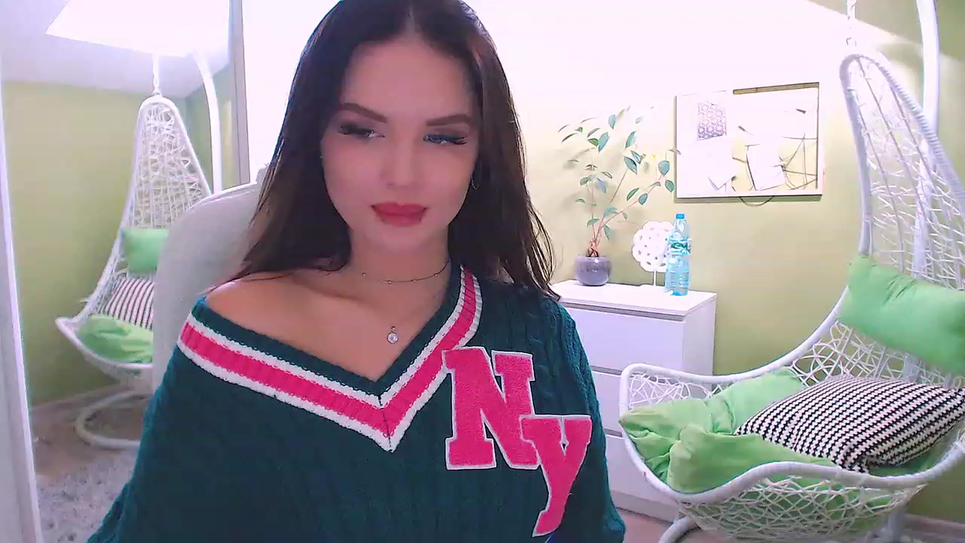 Gallery image thumbnail from JenniferMoris's myfreecams stream on, 03/20/2023, 10:02 image 3 of 20
