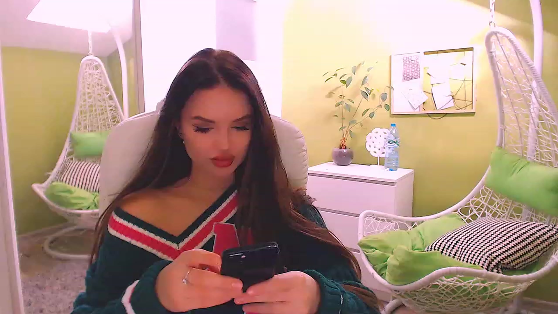 Gallery image thumbnail from JenniferMoris's myfreecams stream on, 03/20/2023, 10:02 image 17 of 20