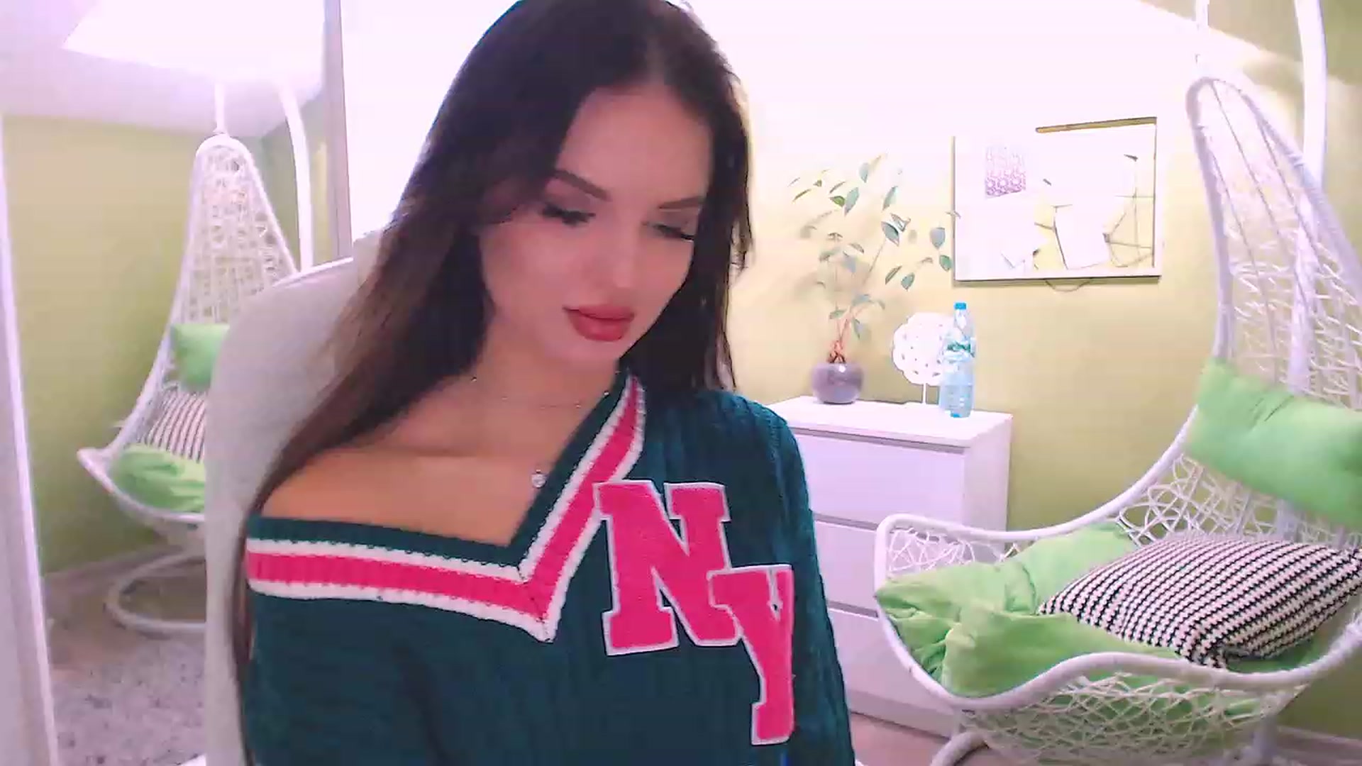 Gallery image thumbnail from JenniferMoris's myfreecams stream on, 03/20/2023, 10:02 image 2 of 20