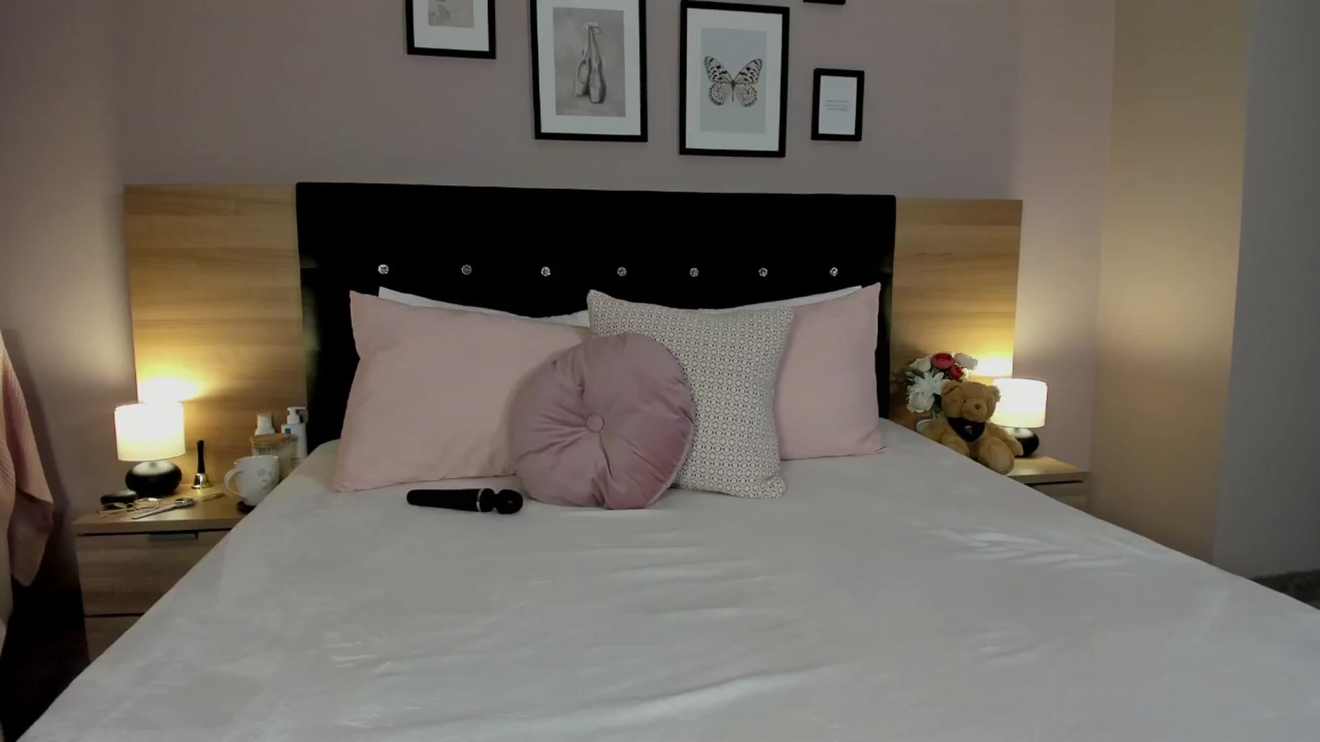 Gallery image thumbnail from JenniferStoke's myfreecams stream on, 01/11/2025, 16:09 image 13 of 20