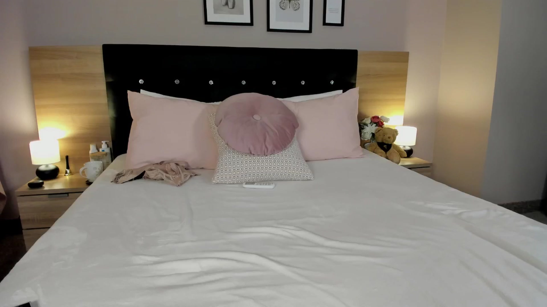 Gallery image thumbnail from JenniferStoke's myfreecams stream on, 01/15/2025, 17:53 image 7 of 20