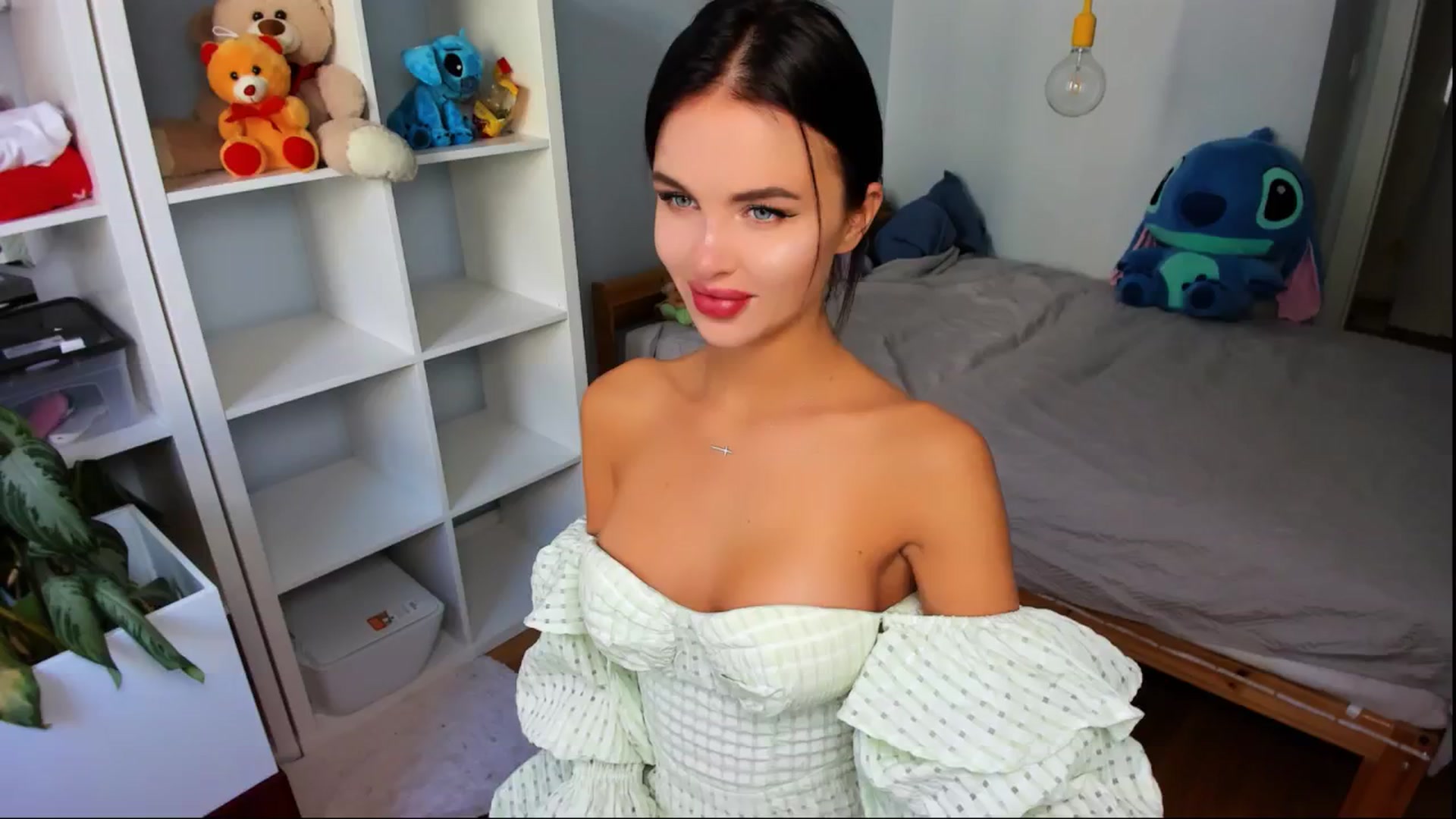 Gallery image thumbnail from Jennifercutie's myfreecams stream on, 08/13/2024, 12:36 image 9 of 20