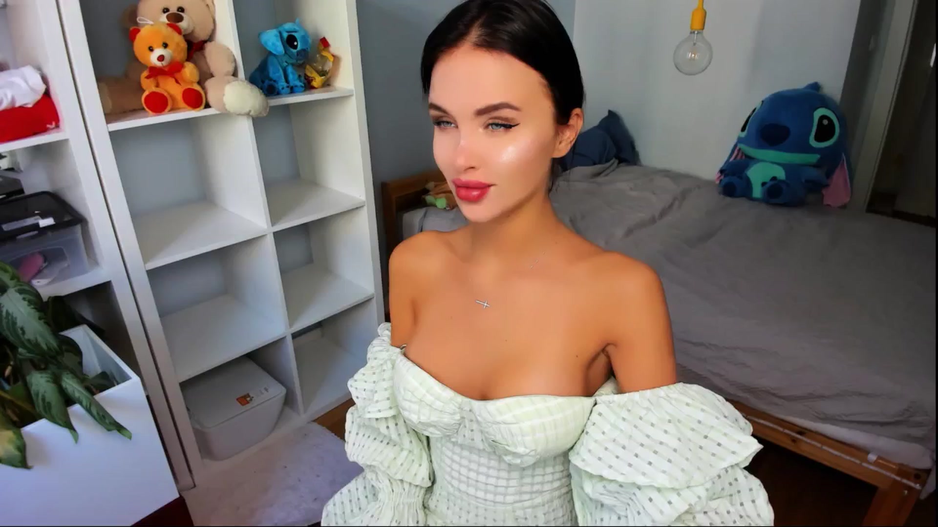 Gallery image thumbnail from Jennifercutie's myfreecams stream on, 08/13/2024, 12:36 image 8 of 20