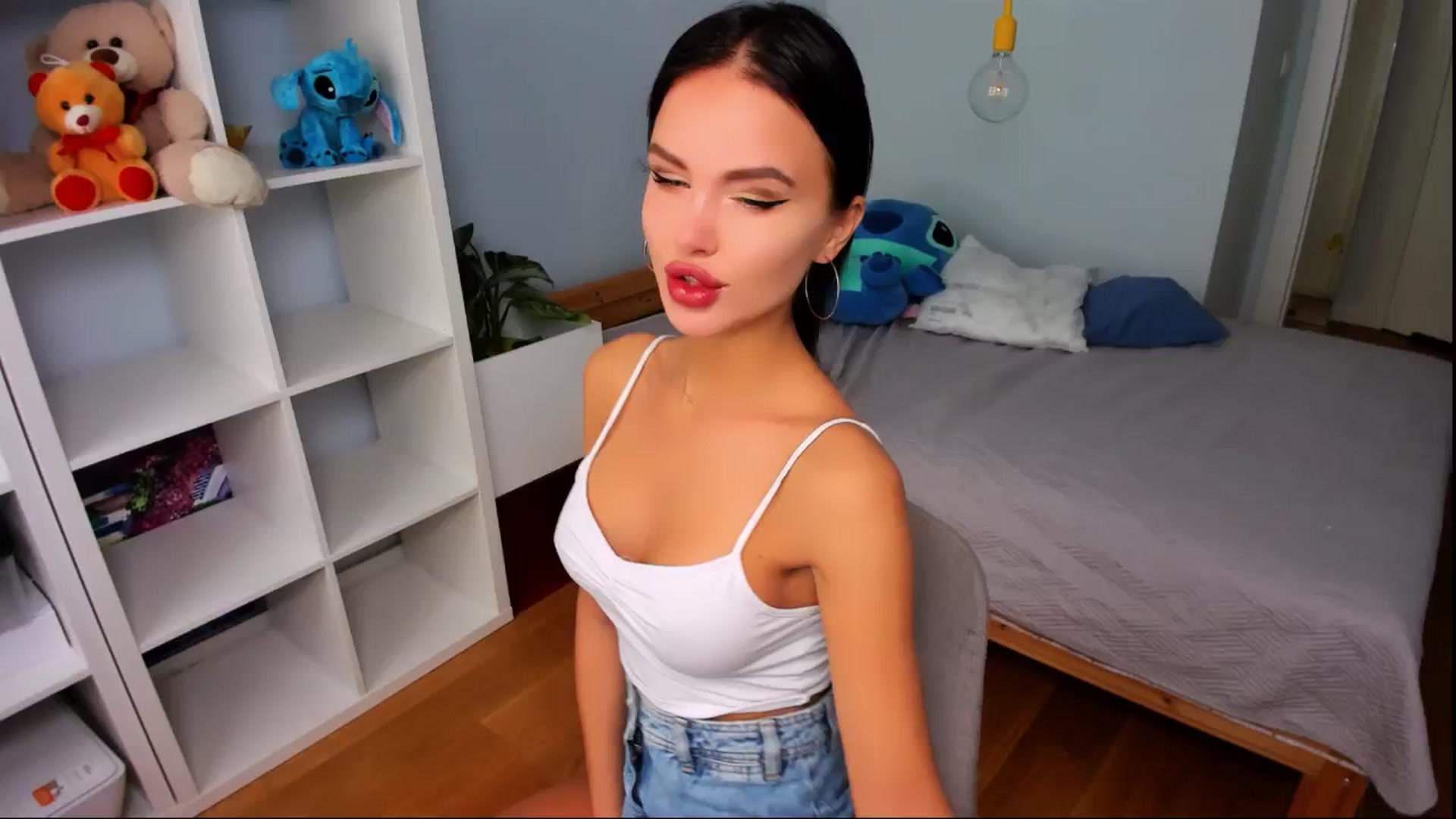 Gallery image thumbnail from Jennifercutie's myfreecams stream on, 08/16/2024, 13:27 image 6 of 20