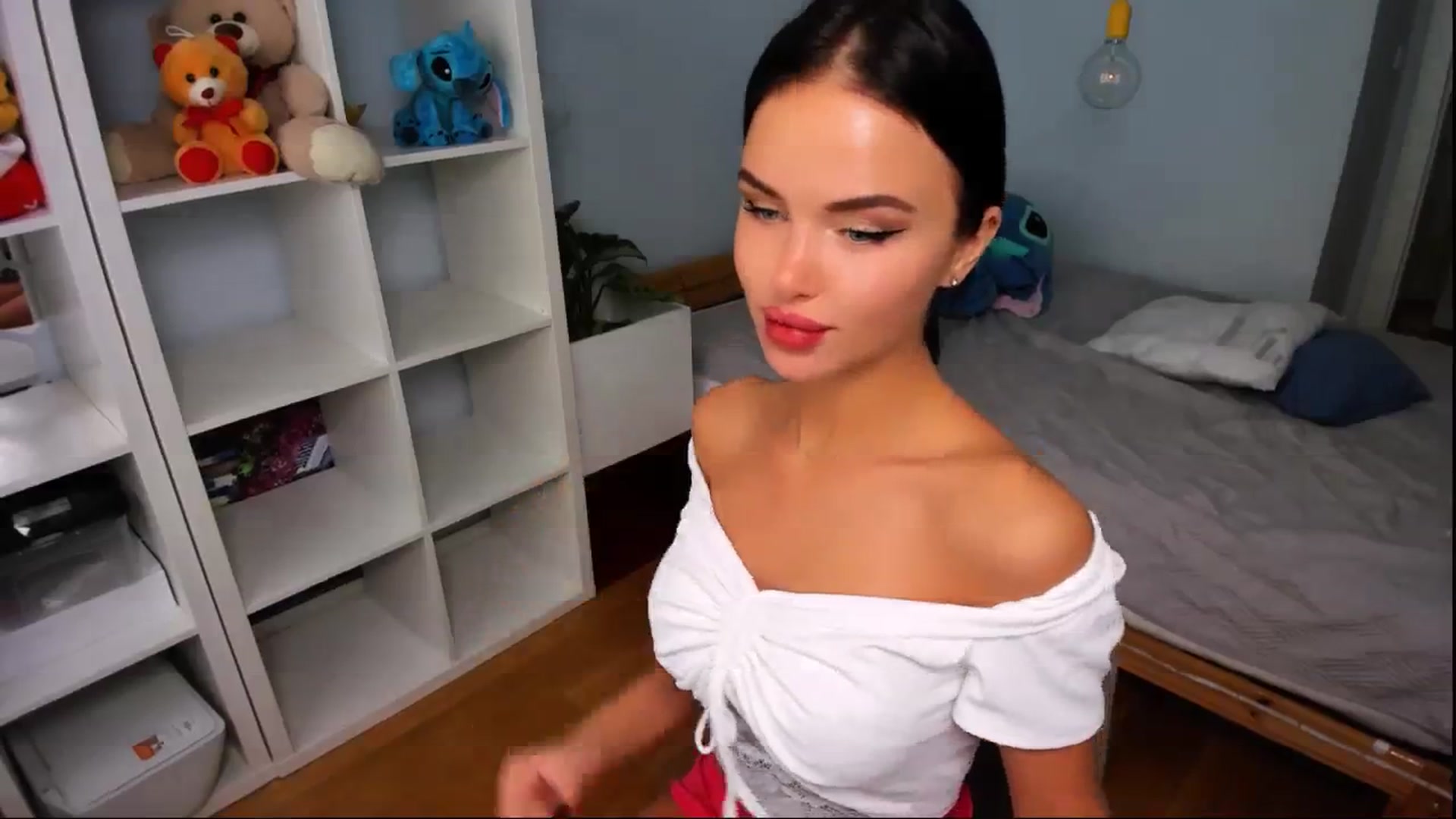 Gallery image thumbnail from Jennifercutie's myfreecams stream on, 08/17/2024, 12:34 image 6 of 20
