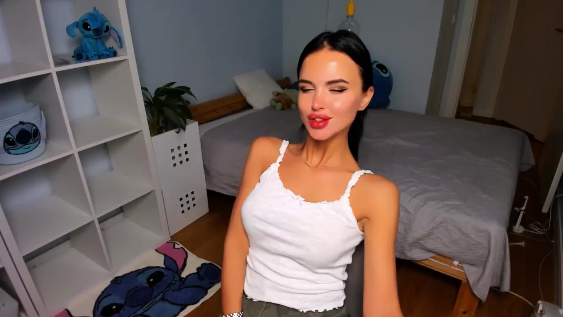 Gallery image thumbnail from Jennifercutie's myfreecams stream on, 08/25/2024, 19:30 image 12 of 20