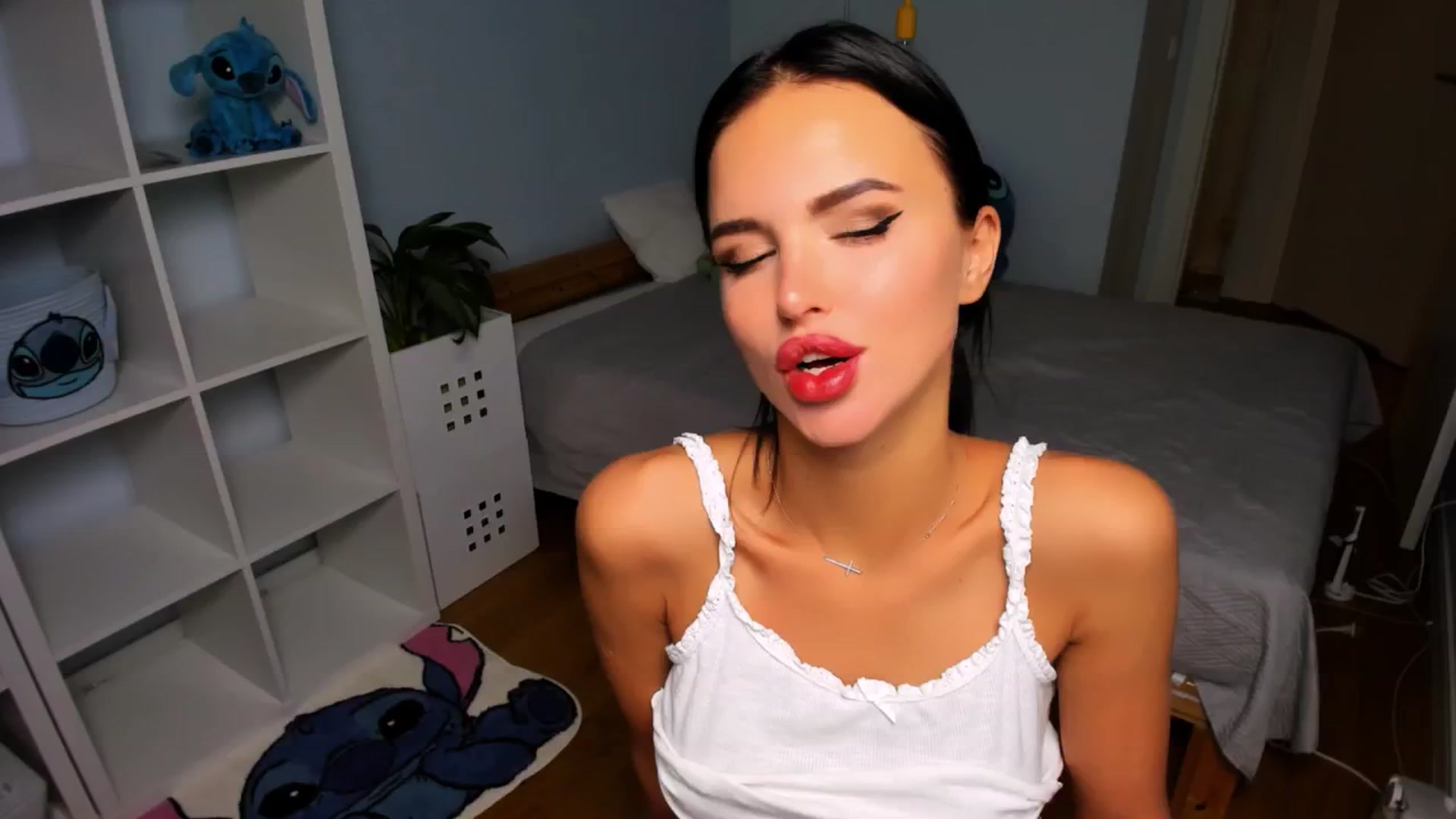 Gallery image thumbnail from Jennifercutie's myfreecams stream on, 08/25/2024, 19:52 image 2 of 20
