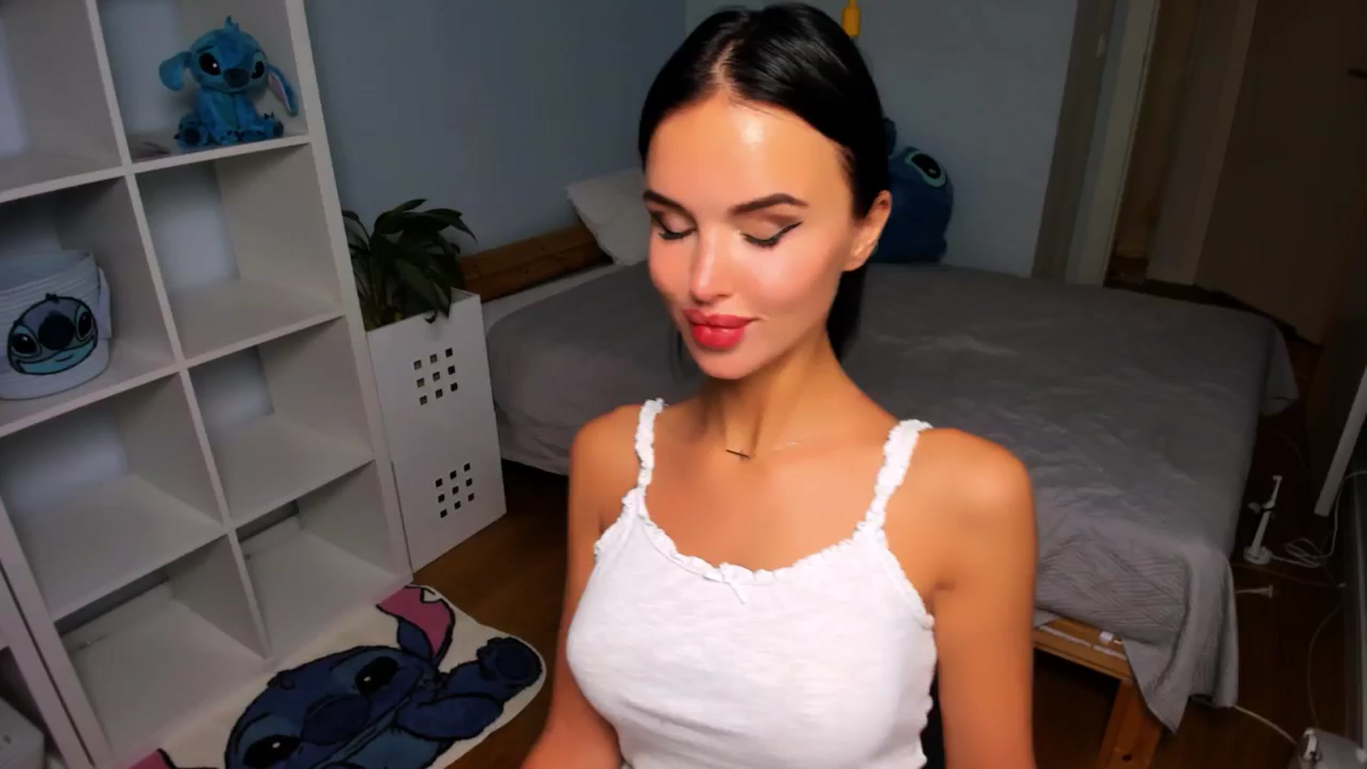 Gallery image thumbnail from Jennifercutie's myfreecams stream on, 08/25/2024, 19:52 image 4 of 20