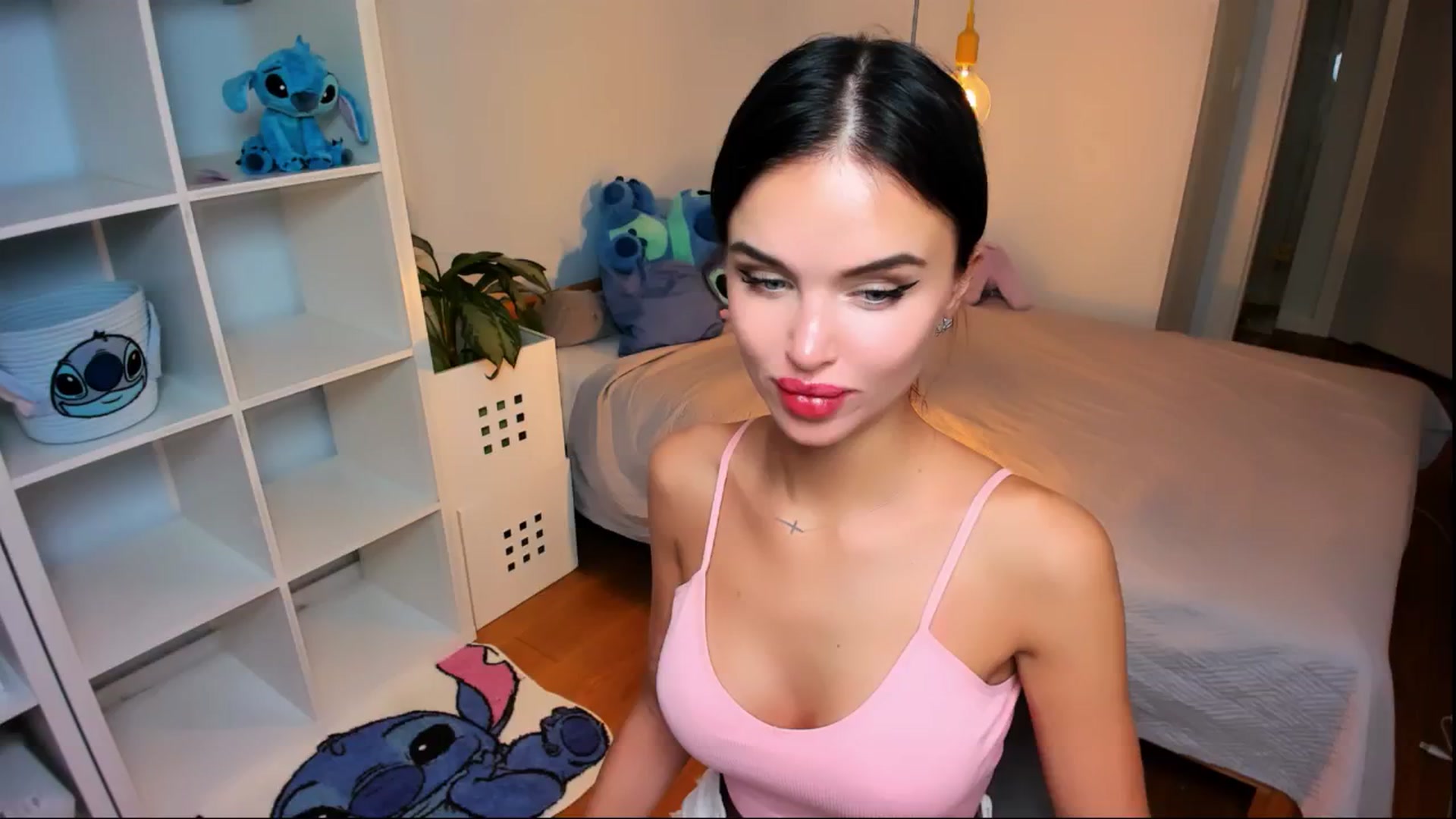 Gallery image thumbnail from Jennifercutie's myfreecams stream on, 08/30/2024, 18:23 image 6 of 20