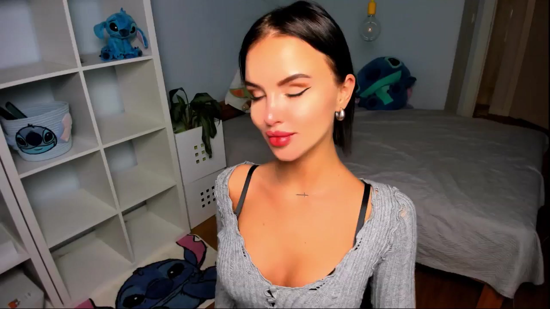 Gallery image thumbnail from Jennifercutie's myfreecams stream on, 09/10/2024, 19:16 image 8 of 20