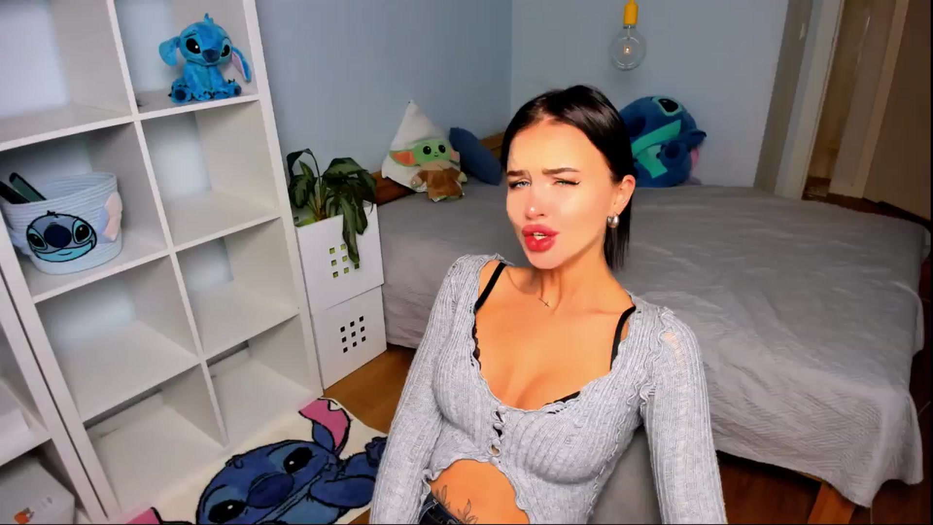 Gallery image thumbnail from Jennifercutie's myfreecams stream on, 09/10/2024, 19:16 image 6 of 20