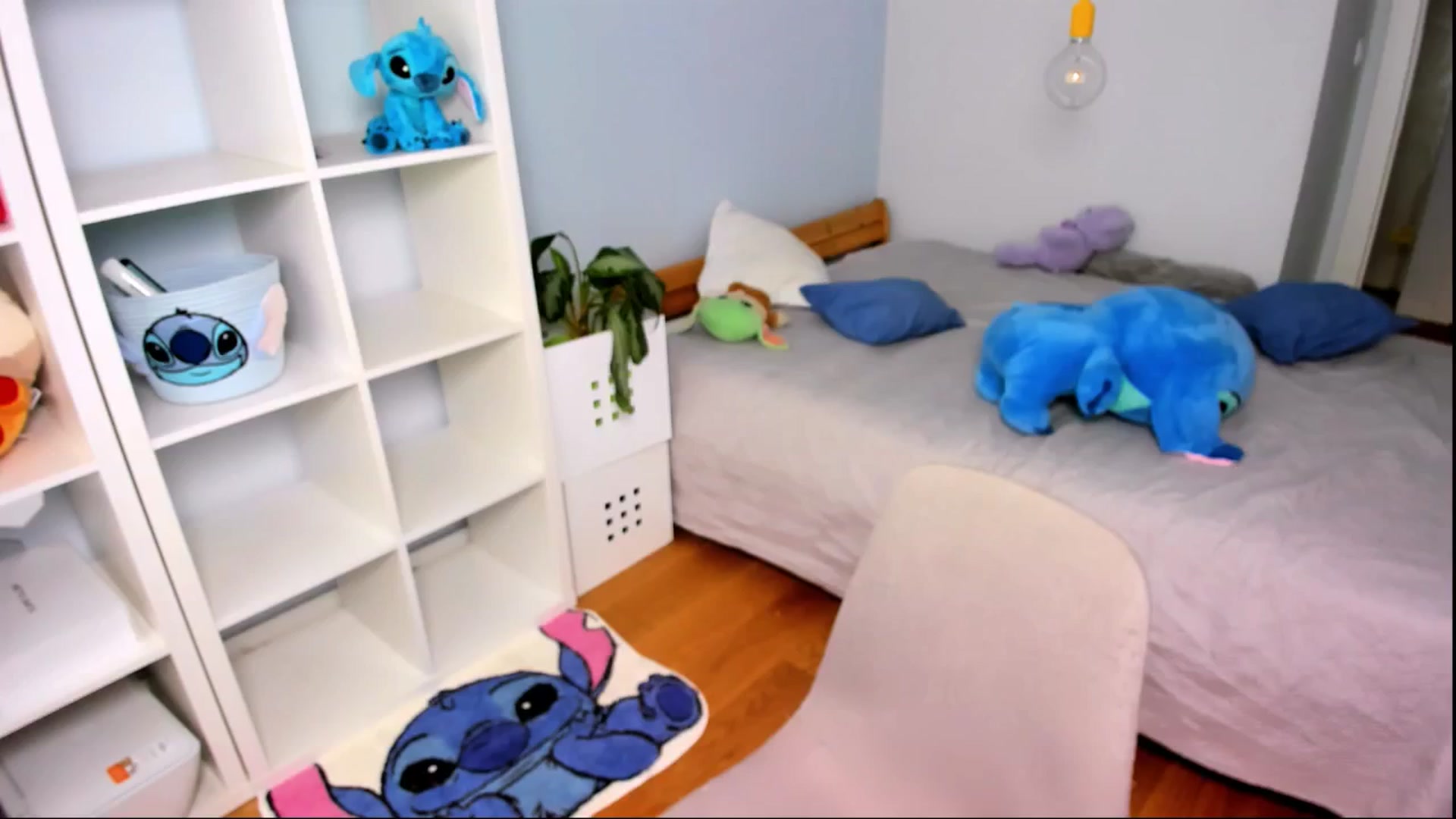 Gallery image thumbnail from Jennifercutie's myfreecams stream on, 09/12/2024, 14:10 image 18 of 20