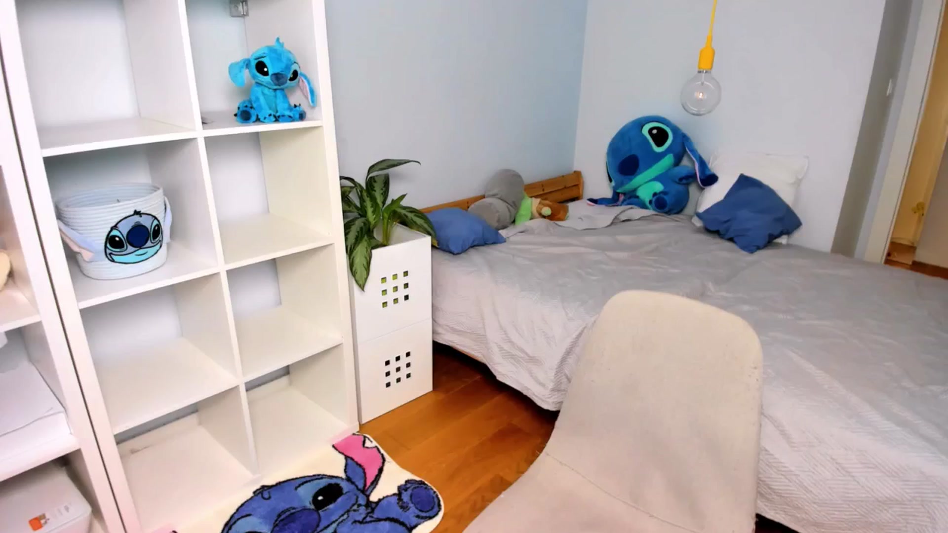 Gallery image thumbnail from Jennifercutie's myfreecams stream on, 09/18/2024, 15:48 image 4 of 20