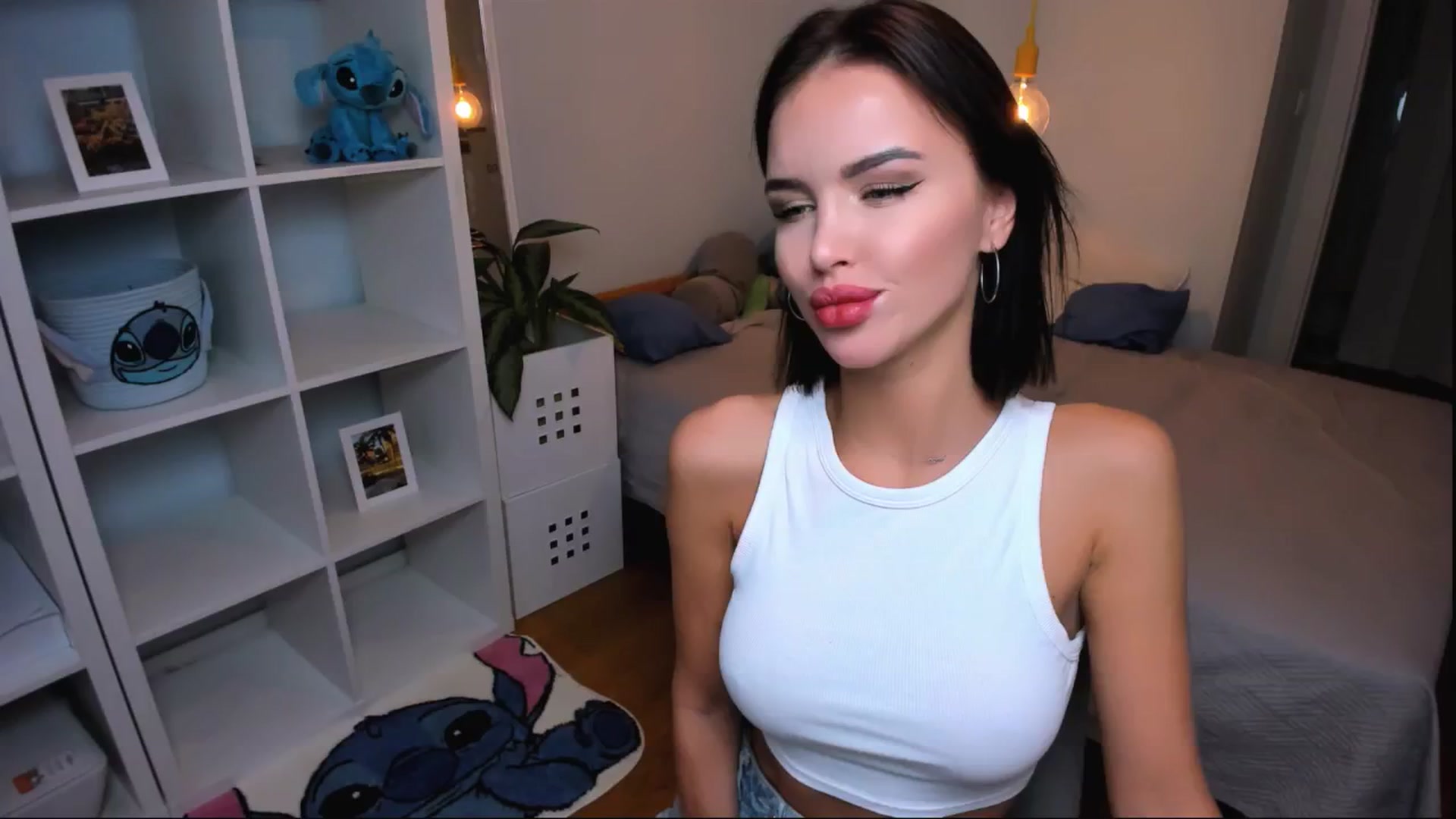 Gallery image thumbnail from Jennifercutie's myfreecams stream on, 09/19/2024, 15:40 image 14 of 20