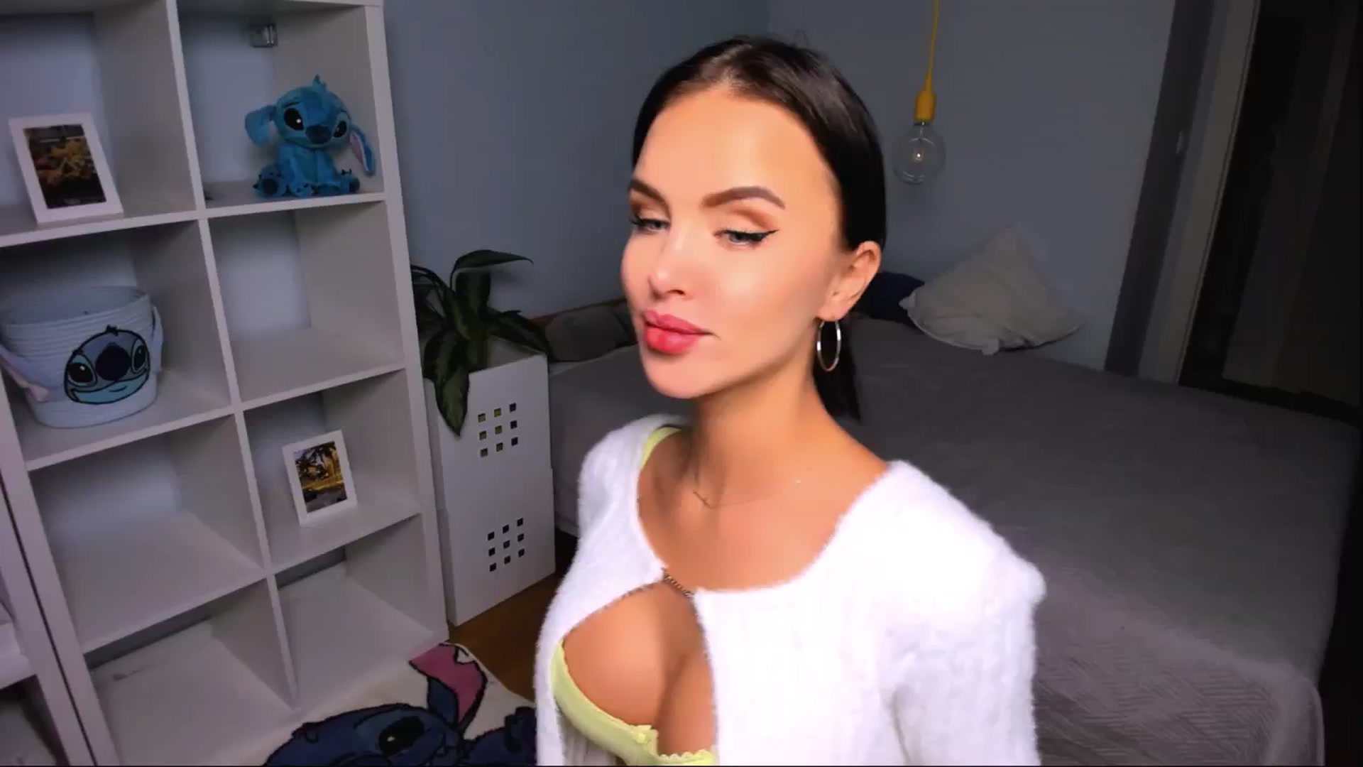 Gallery image thumbnail from Jennifercutie's myfreecams stream on, 09/20/2024, 17:47 image 1 of 20