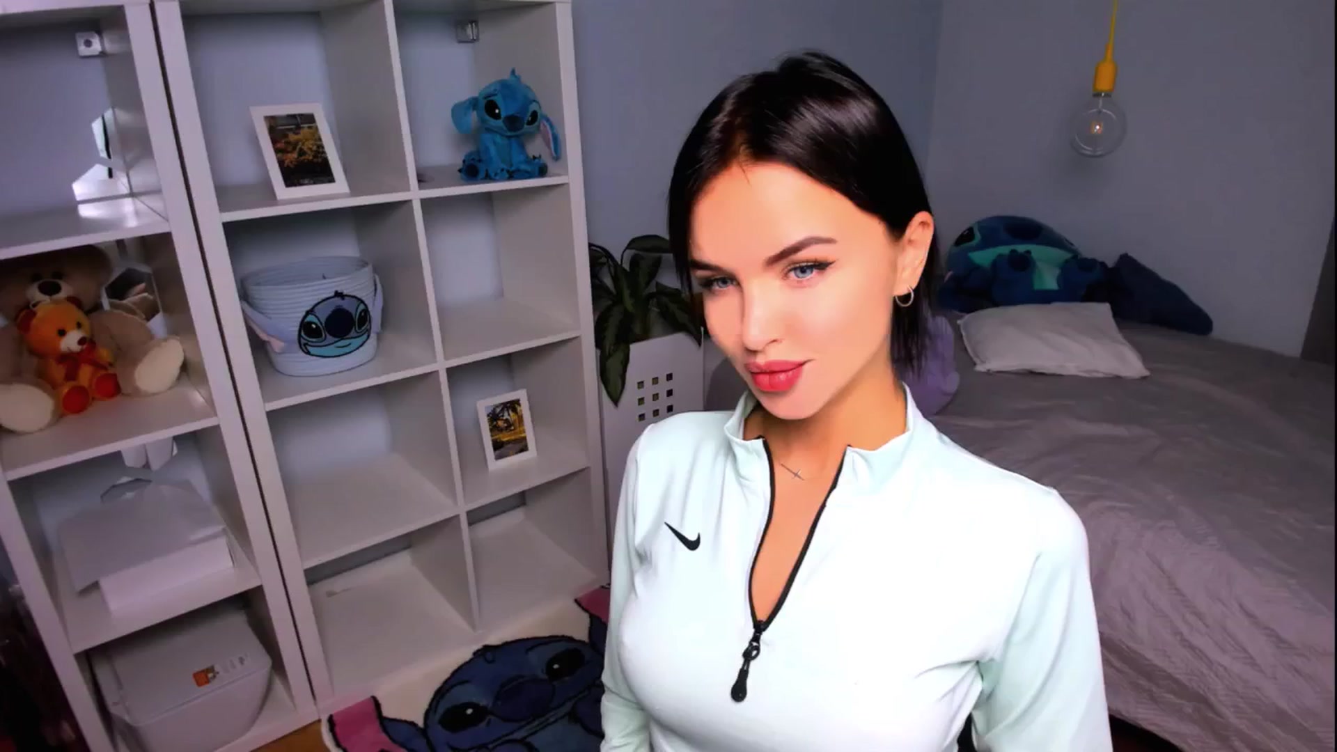 Gallery image thumbnail from Jennifercutie's myfreecams stream on, 09/23/2024, 19:00 image 17 of 20