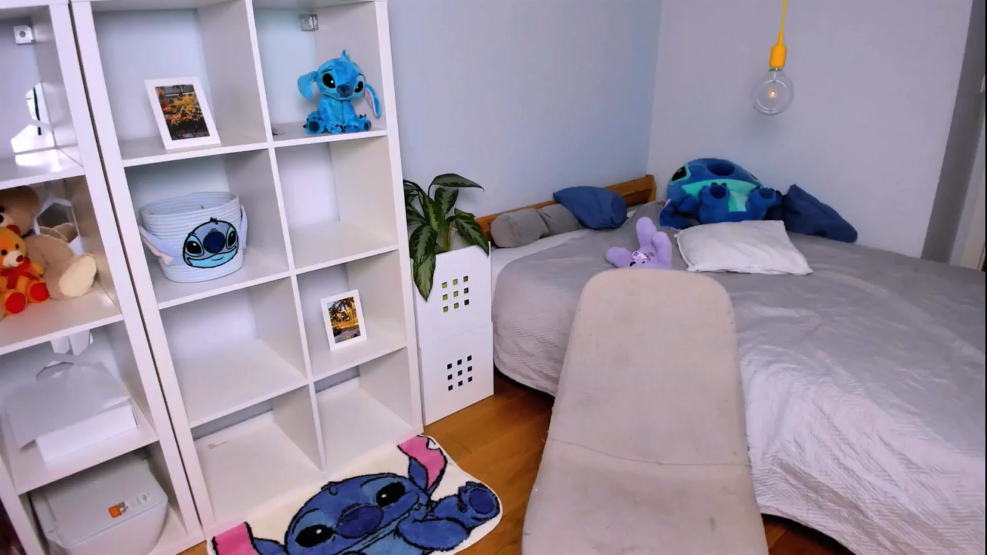 Gallery image thumbnail from Jennifercutie's myfreecams stream on, 09/23/2024, 19:00 image 19 of 20