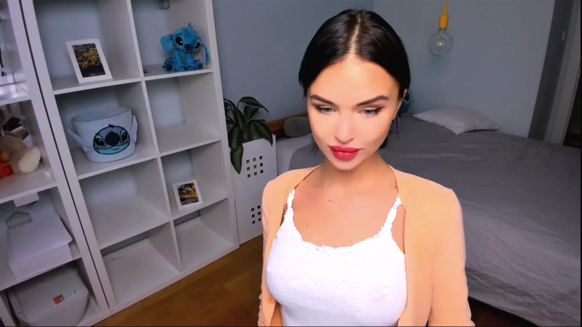 Gallery image thumbnail from Jennifercutie's myfreecams stream on, 09/30/2024, 15:10 image 15 of 20