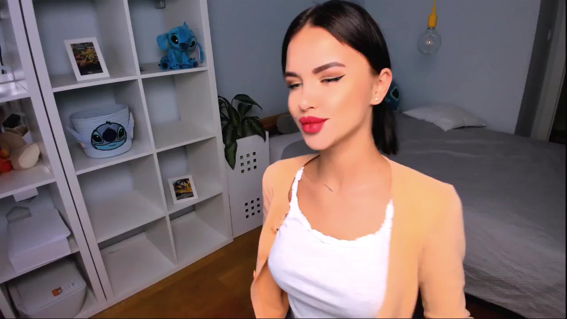 Gallery image thumbnail from Jennifercutie's myfreecams stream on, 09/30/2024, 15:10 image 4 of 20