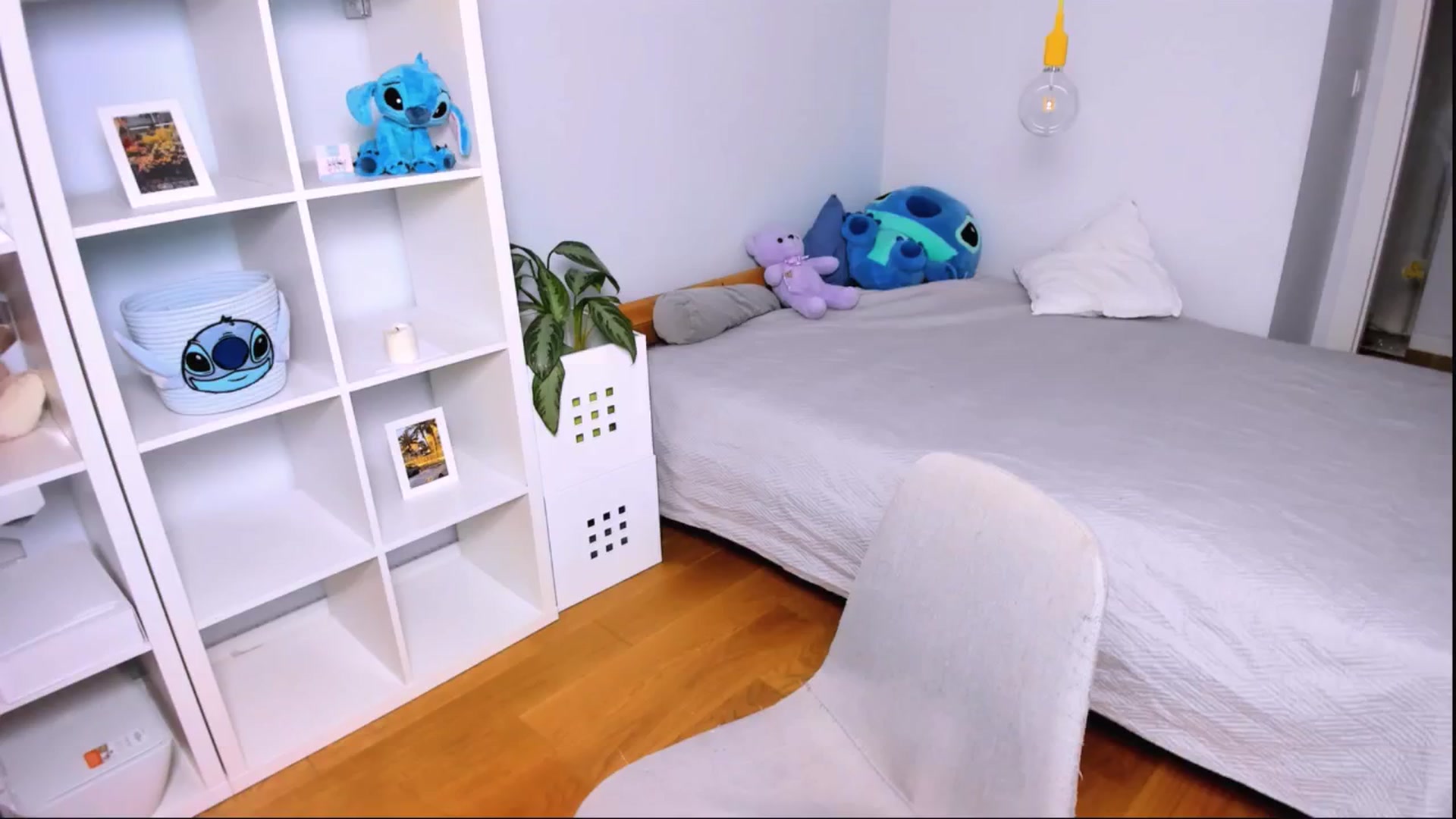 Gallery image thumbnail from Jennifercutie's myfreecams stream on, 10/02/2024, 18:15 image 3 of 20