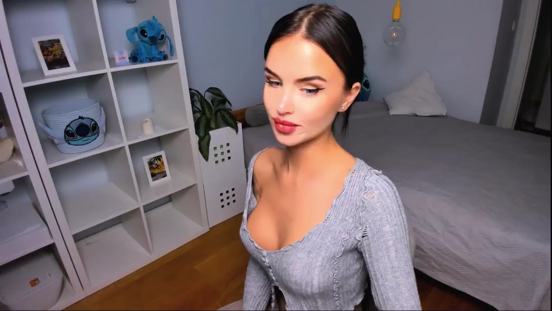Gallery image thumbnail from Jennifercutie's myfreecams stream on, 10/02/2024, 18:15 image 7 of 20