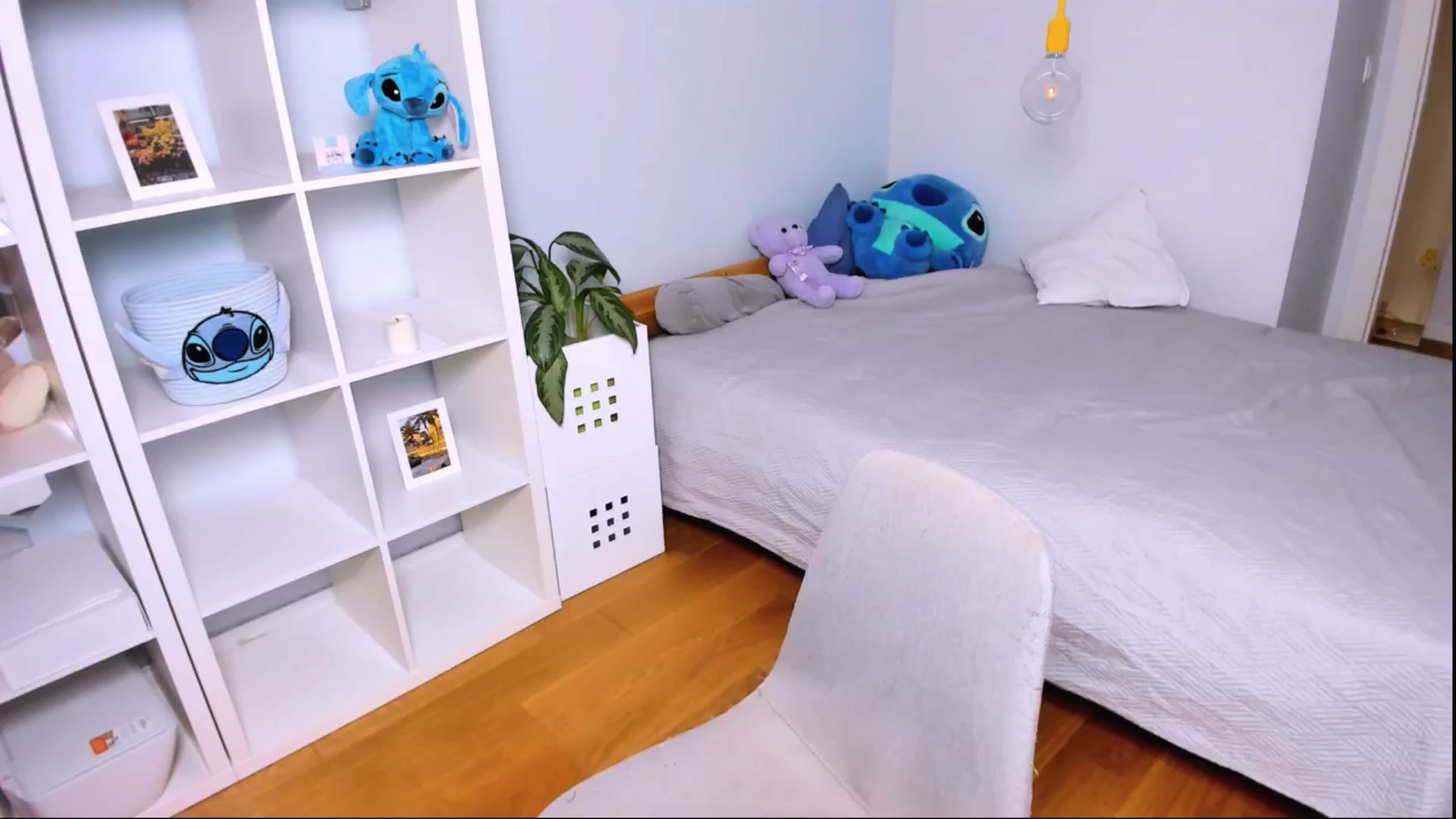 Gallery image thumbnail from Jennifercutie's myfreecams stream on, 10/02/2024, 21:27 image 6 of 20