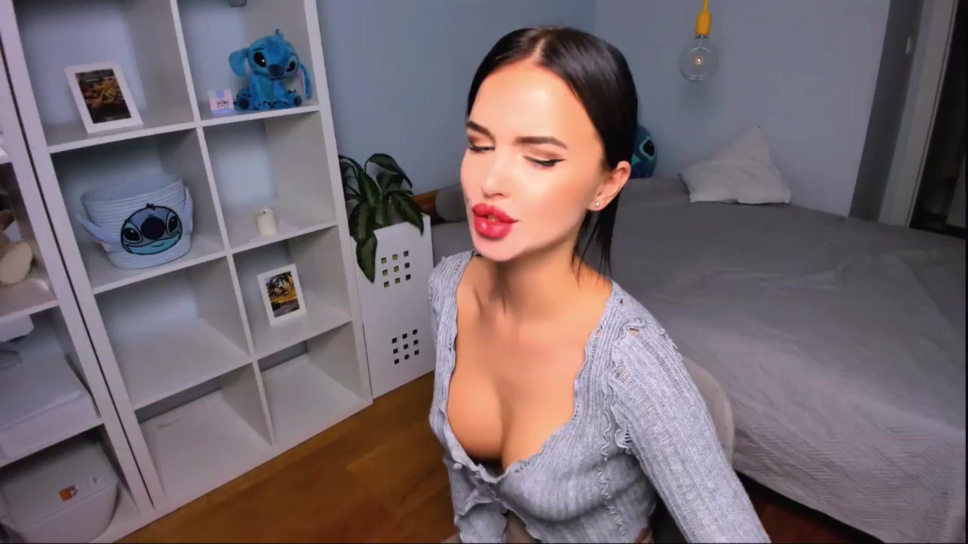 Gallery image thumbnail from Jennifercutie's myfreecams stream on, 10/02/2024, 21:27 image 4 of 20