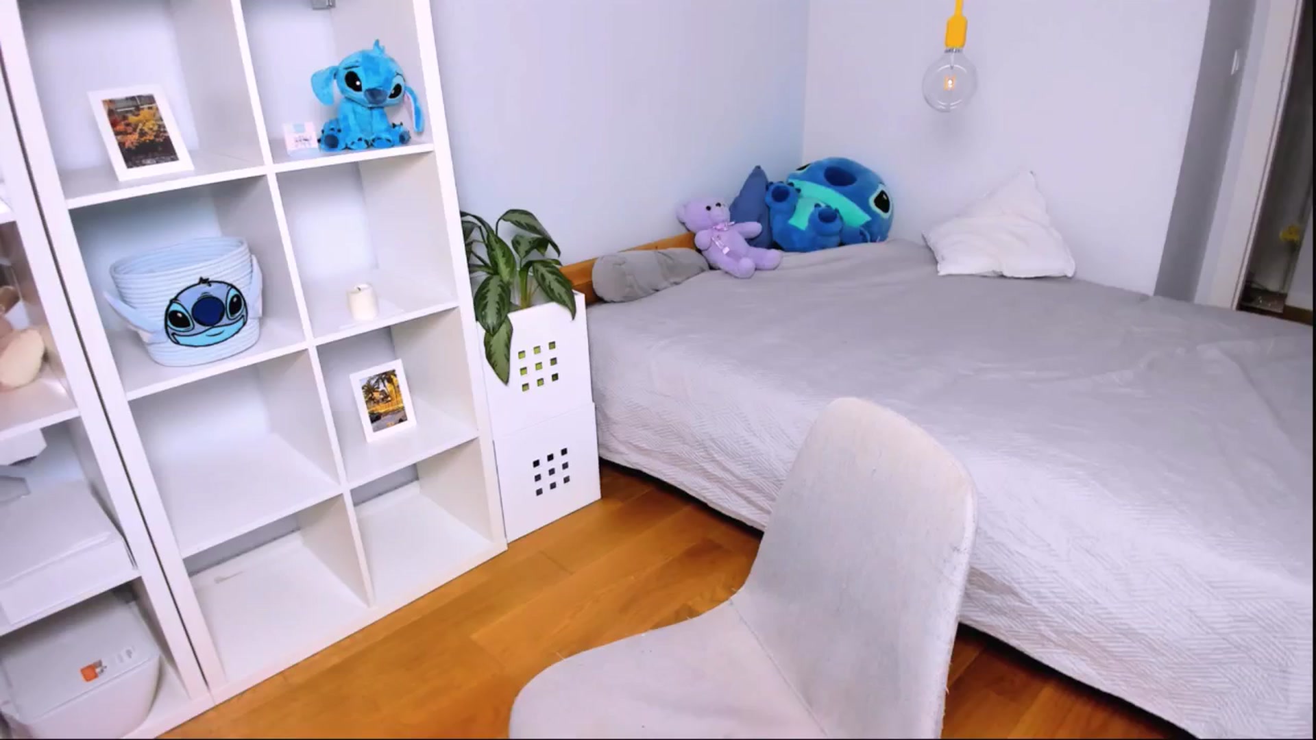 Gallery image thumbnail from Jennifercutie's myfreecams stream on, 10/02/2024, 21:27 image 9 of 20