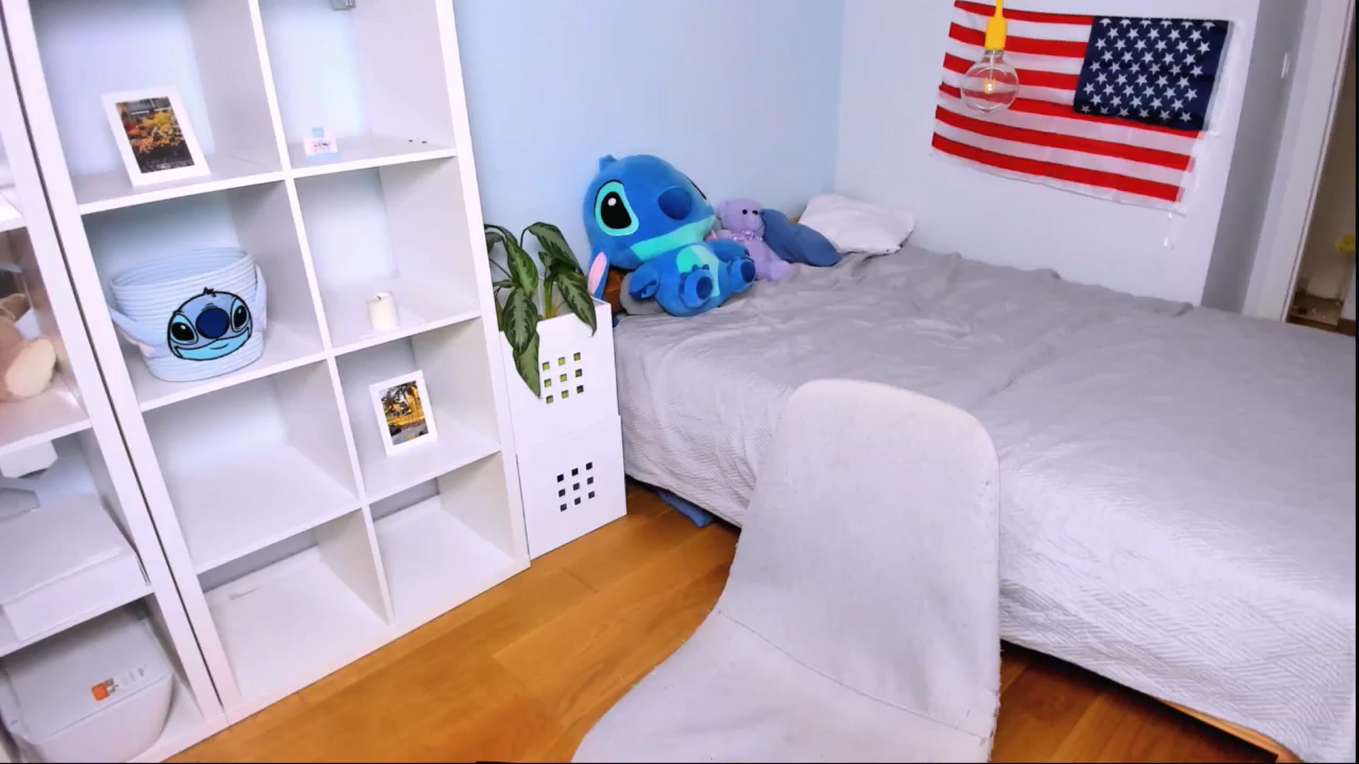 Gallery image thumbnail from Jennifercutie's myfreecams stream on, 10/16/2024, 18:18 image 4 of 20