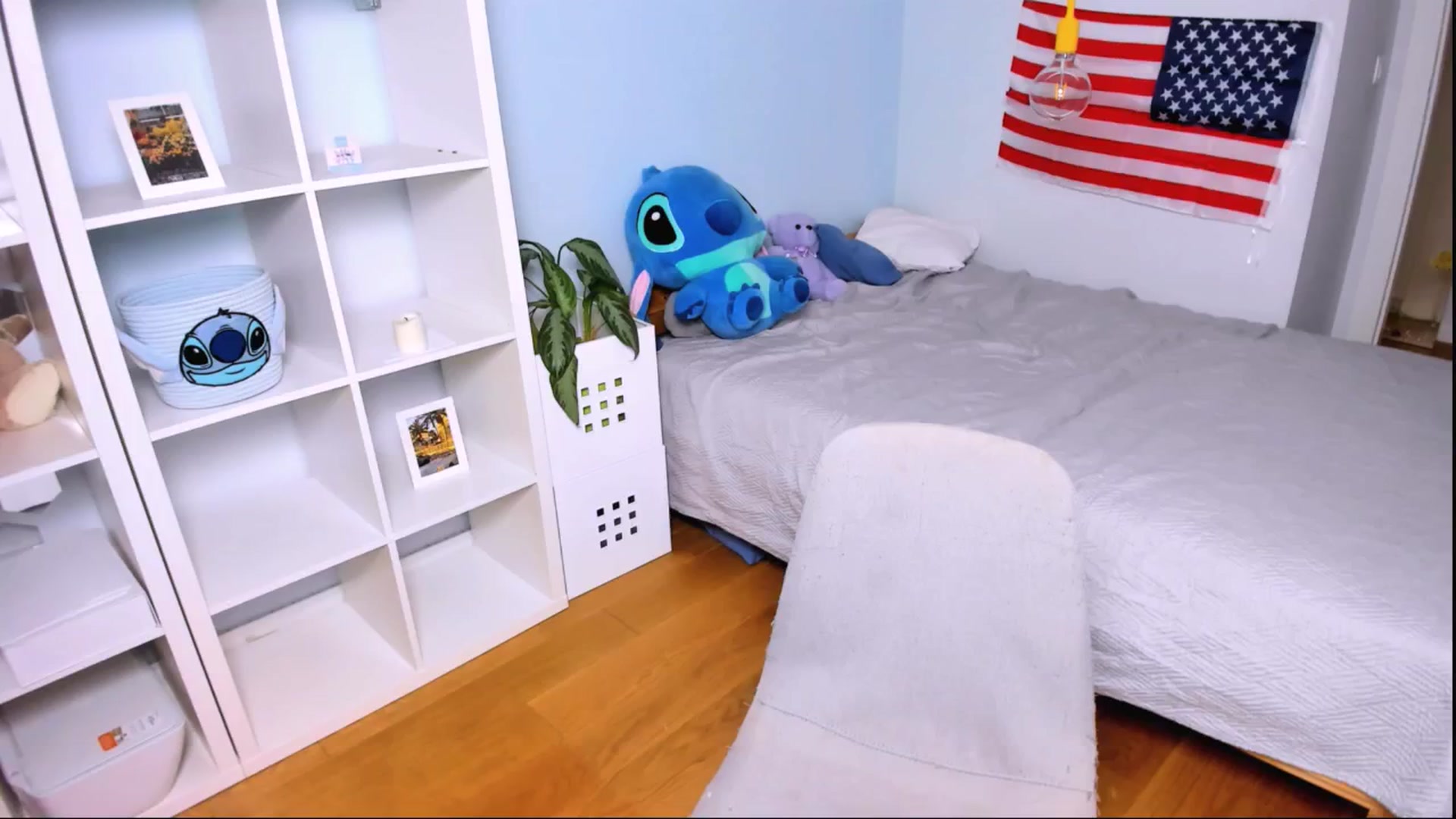 Gallery image thumbnail from Jennifercutie's myfreecams stream on, 10/16/2024, 18:18 image 14 of 20