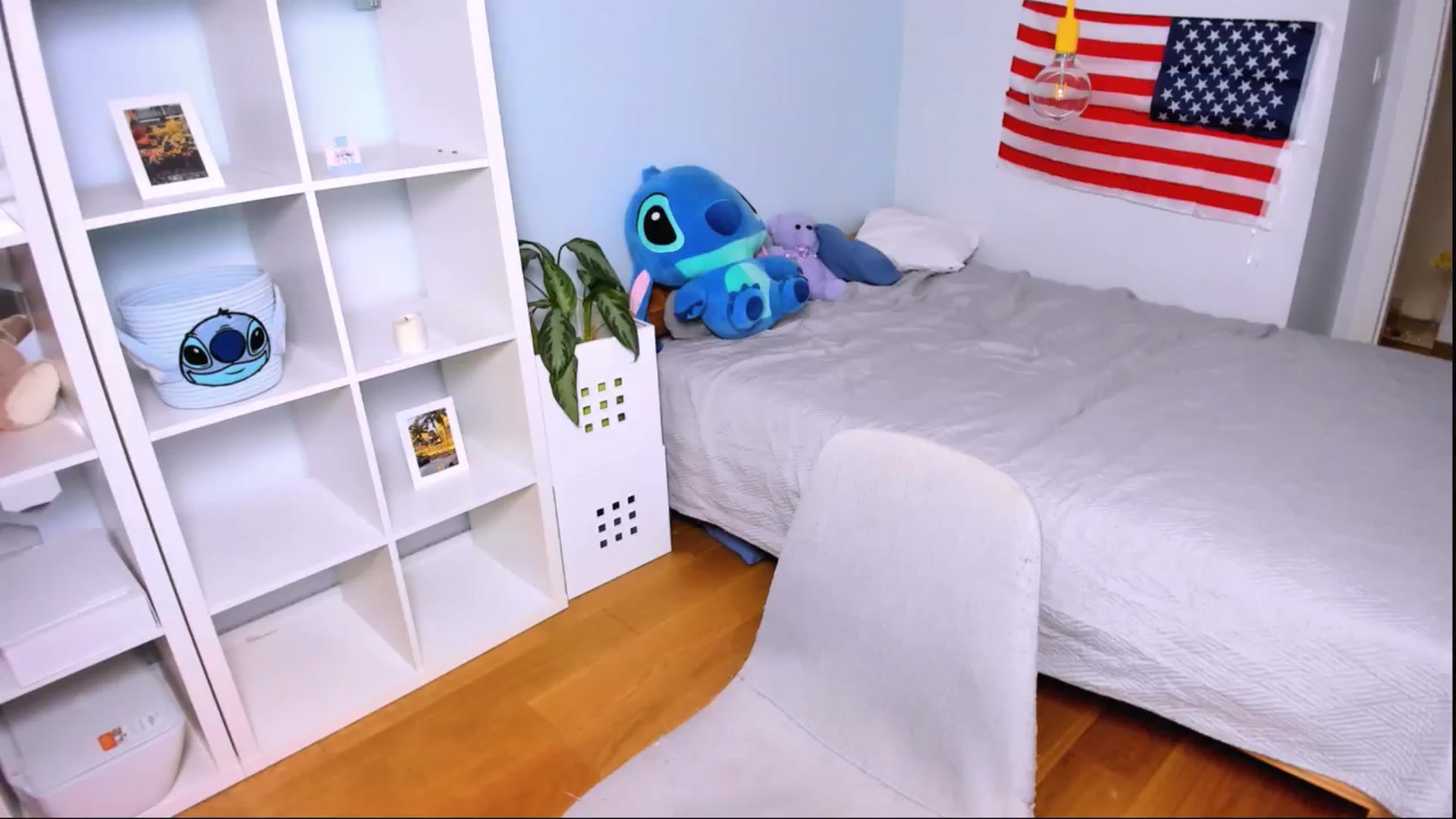 Gallery image thumbnail from Jennifercutie's myfreecams stream on, 10/16/2024, 18:18 image 12 of 20