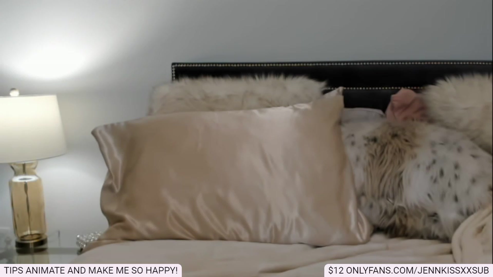 Gallery image thumbnail from JennkissxxSUB's myfreecams stream on, 01/19/2023, 09:35 image 6 of 20
