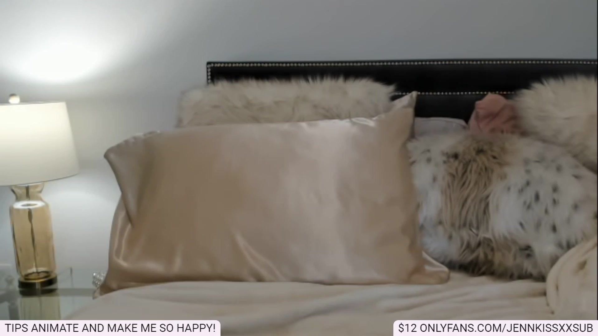 Gallery image thumbnail from JennkissxxSUB's myfreecams stream on, 01/19/2023, 09:35 image 7 of 20