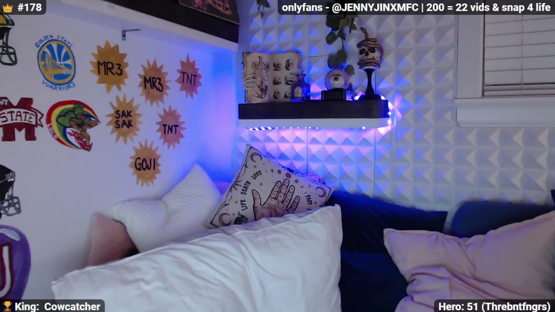 Gallery image thumbnail from Jennnay's myfreecams stream on, 11/28/2022, 04:39 image 13 of 20