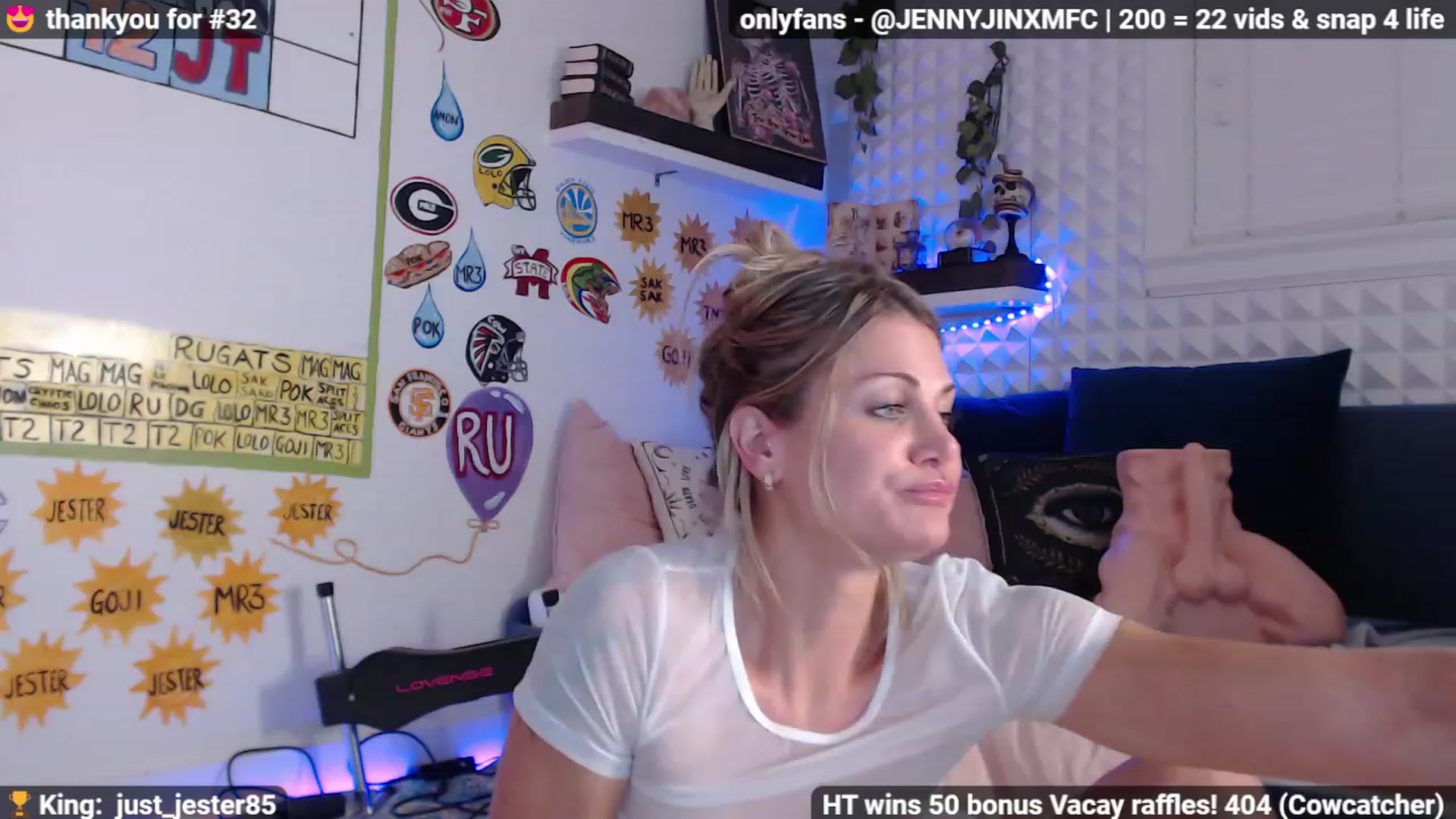 Gallery image thumbnail from Jennnay's myfreecams stream on, 12/06/2022, 24:37 image 16 of 20