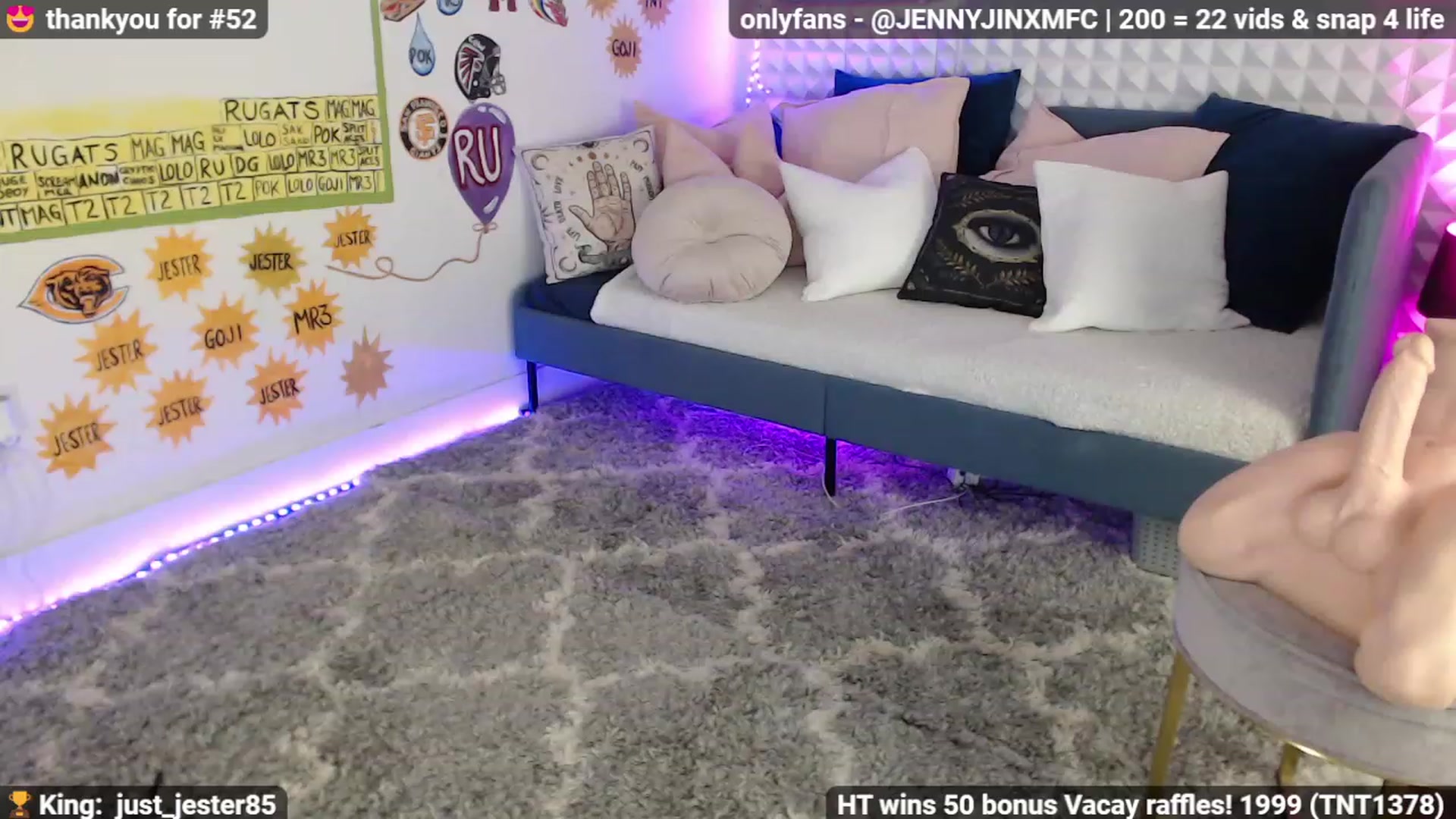 Gallery image thumbnail from Jennnay's myfreecams stream on, 12/11/2022, 24:06 image 11 of 20