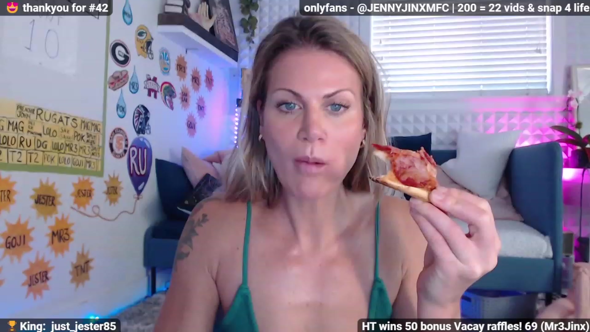 Gallery image thumbnail from Jennnay's myfreecams stream on, 12/12/2022, 22:18 image 10 of 20