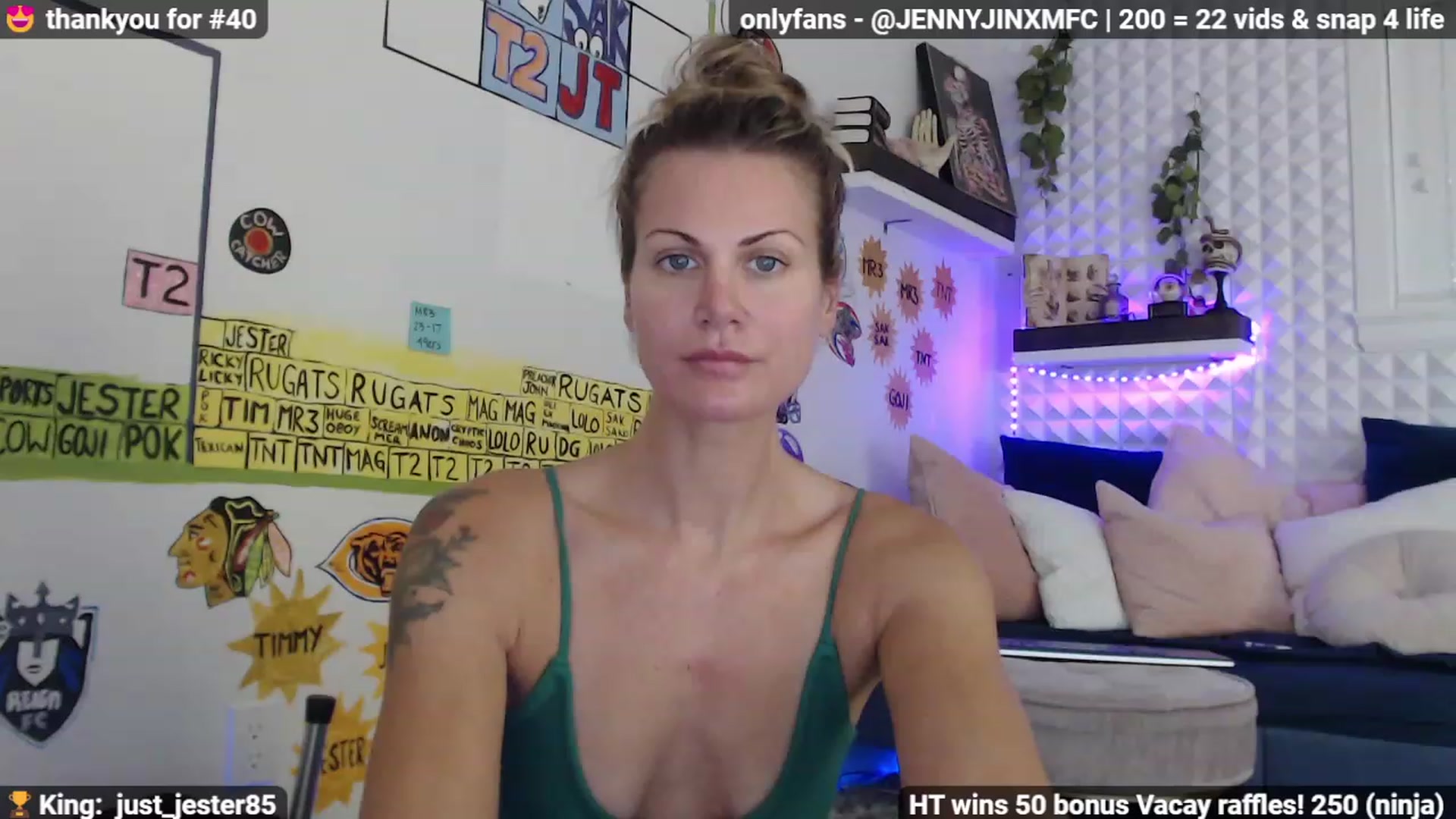 Gallery image thumbnail from Jennnay's myfreecams stream on, 12/16/2022, 24:29 image 16 of 20