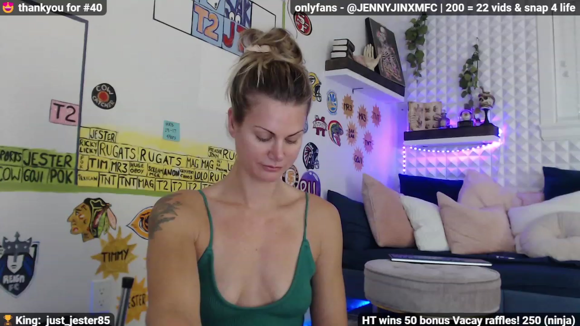 Gallery image thumbnail from Jennnay's myfreecams stream on, 12/16/2022, 24:29 image 17 of 20