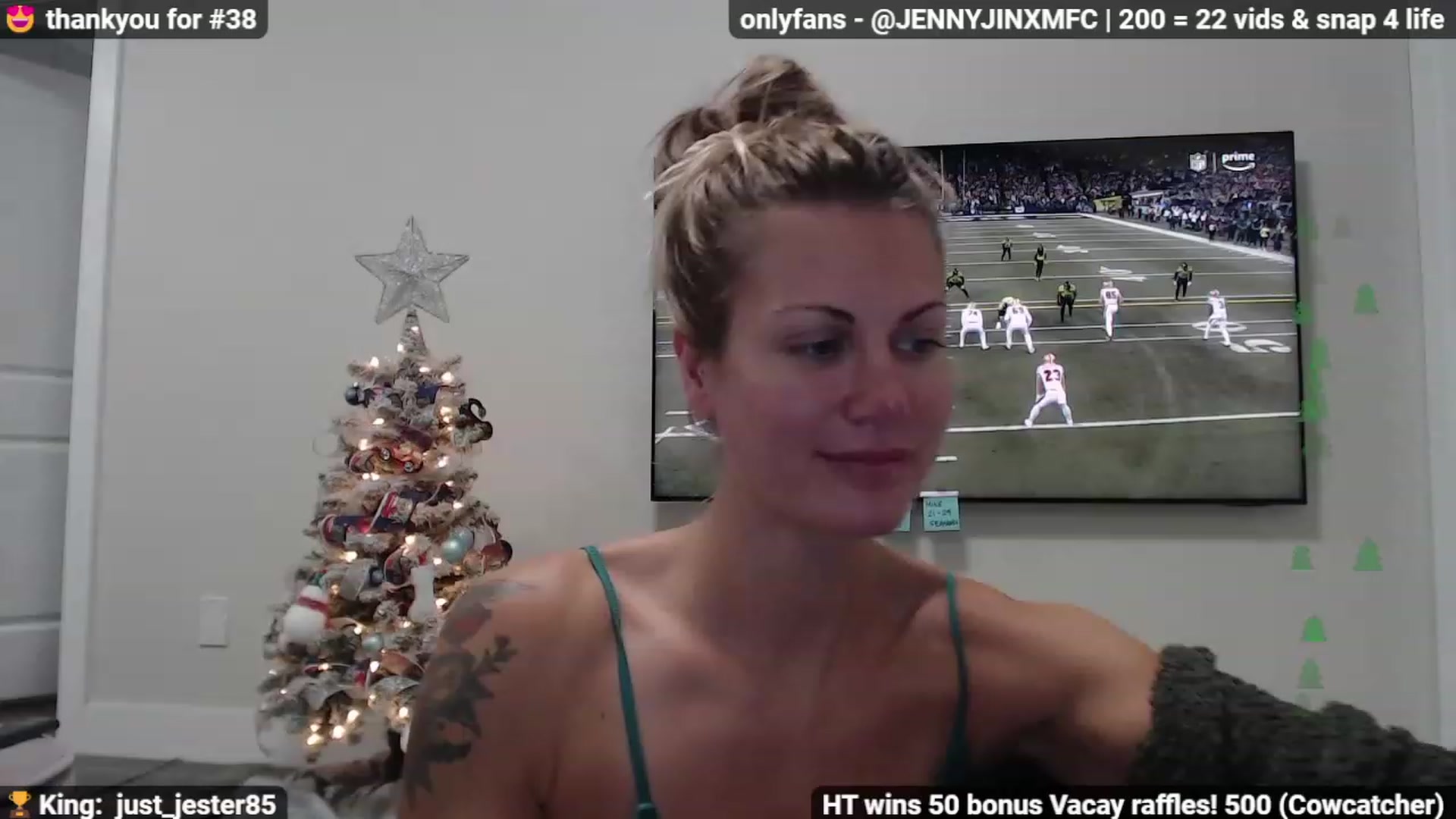 Gallery image thumbnail from Jennnay's myfreecams stream on, 12/16/2022, 01:47 image 13 of 20